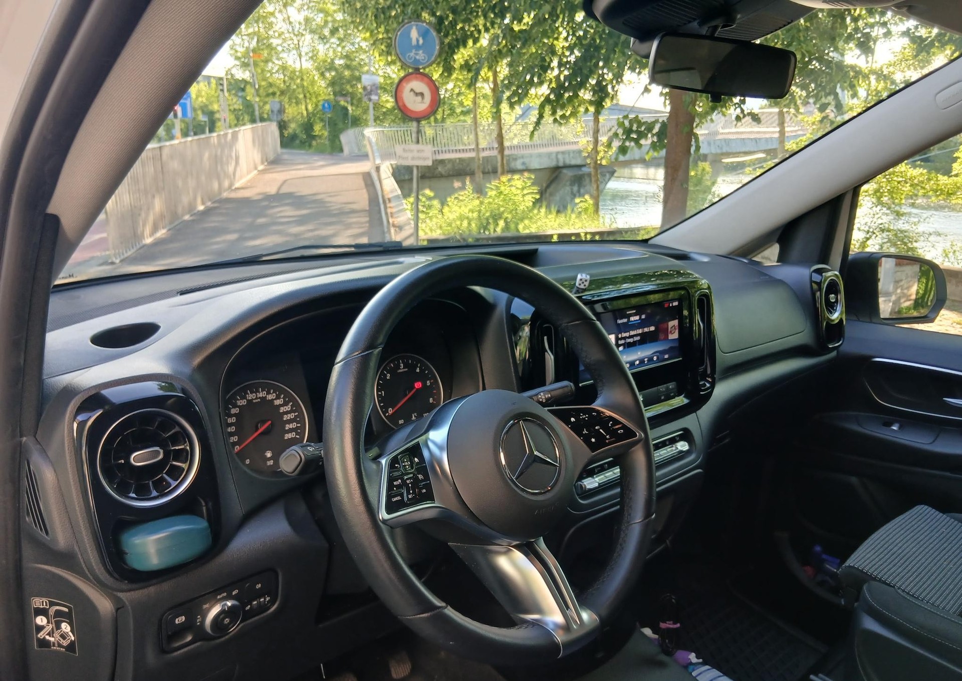 MERCEDES-BENZ Tourer-image-8