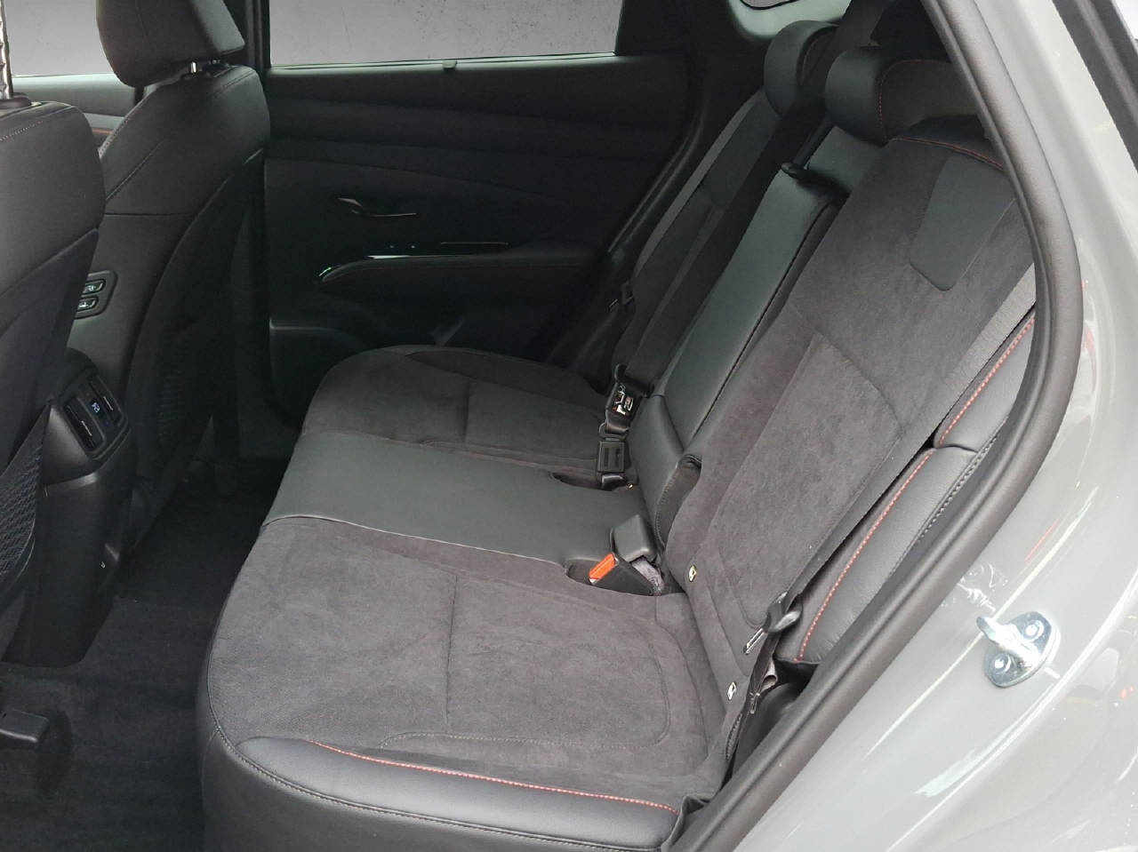 HYUNDAI Tucson 1.6 T-GDi HEV N-Line 4W MY27-image-10