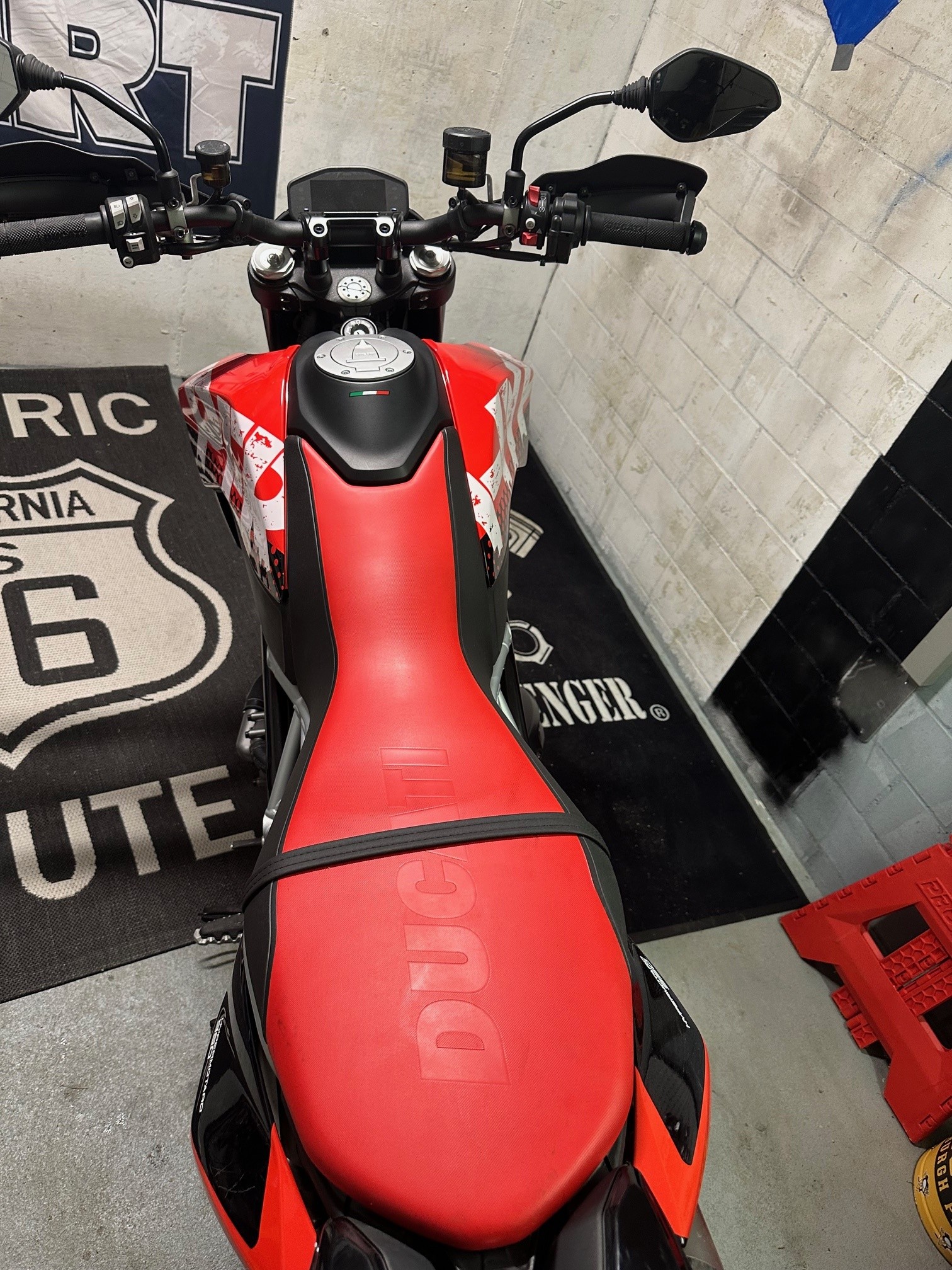 DUCATI Hypermotard 950-image-5