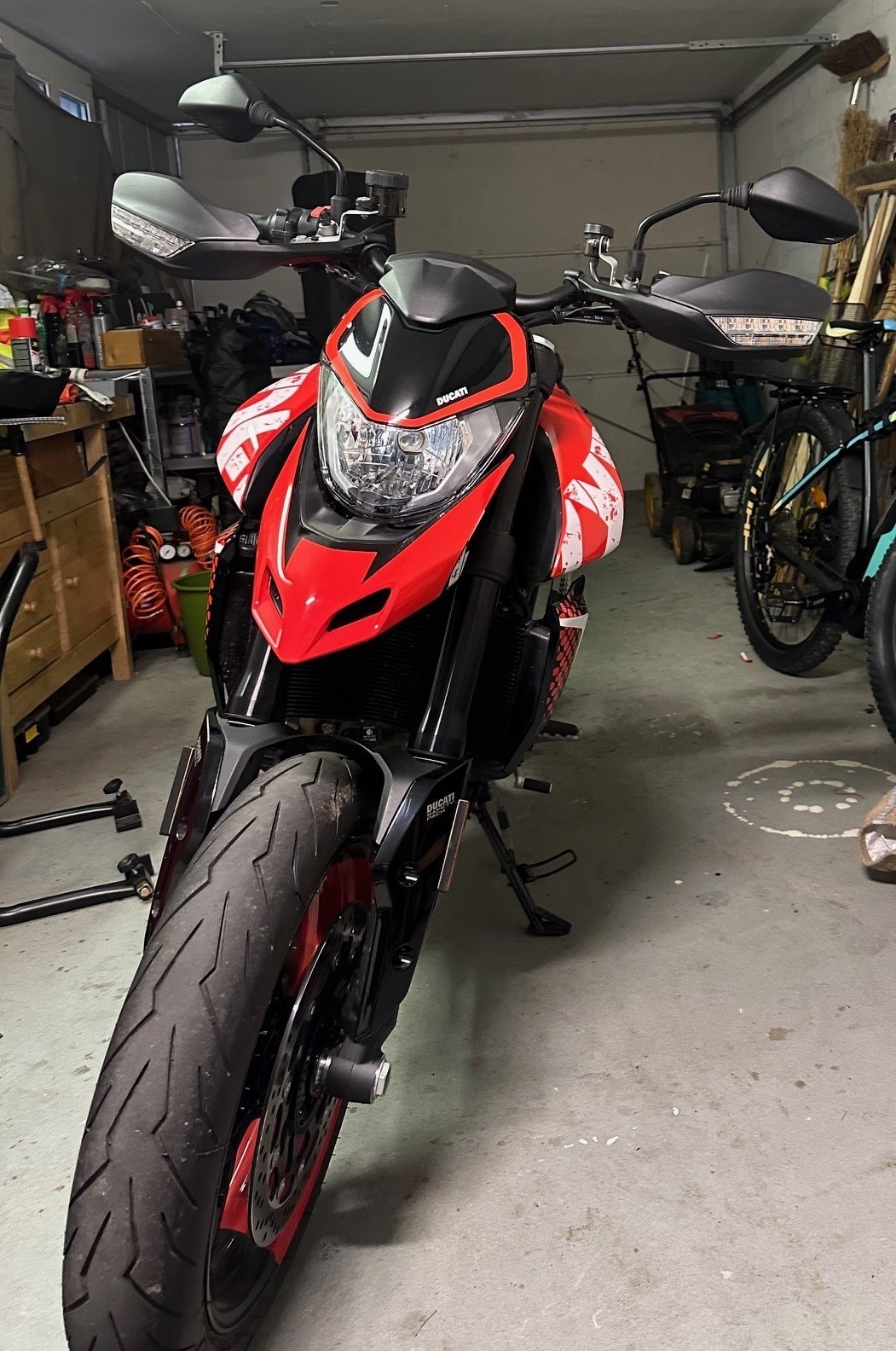 DUCATI Hypermotard 950-image-2
