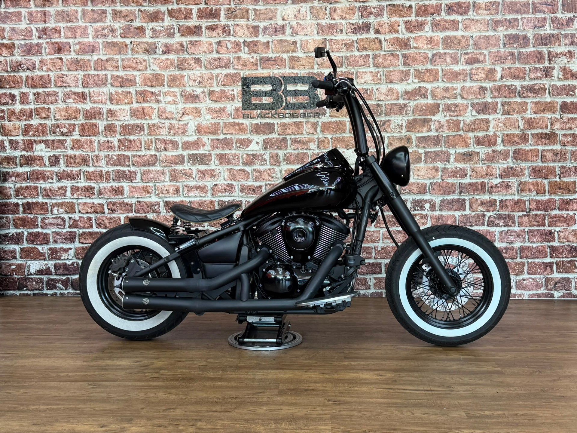 KAWASAKI VN 900 Classic-image-1