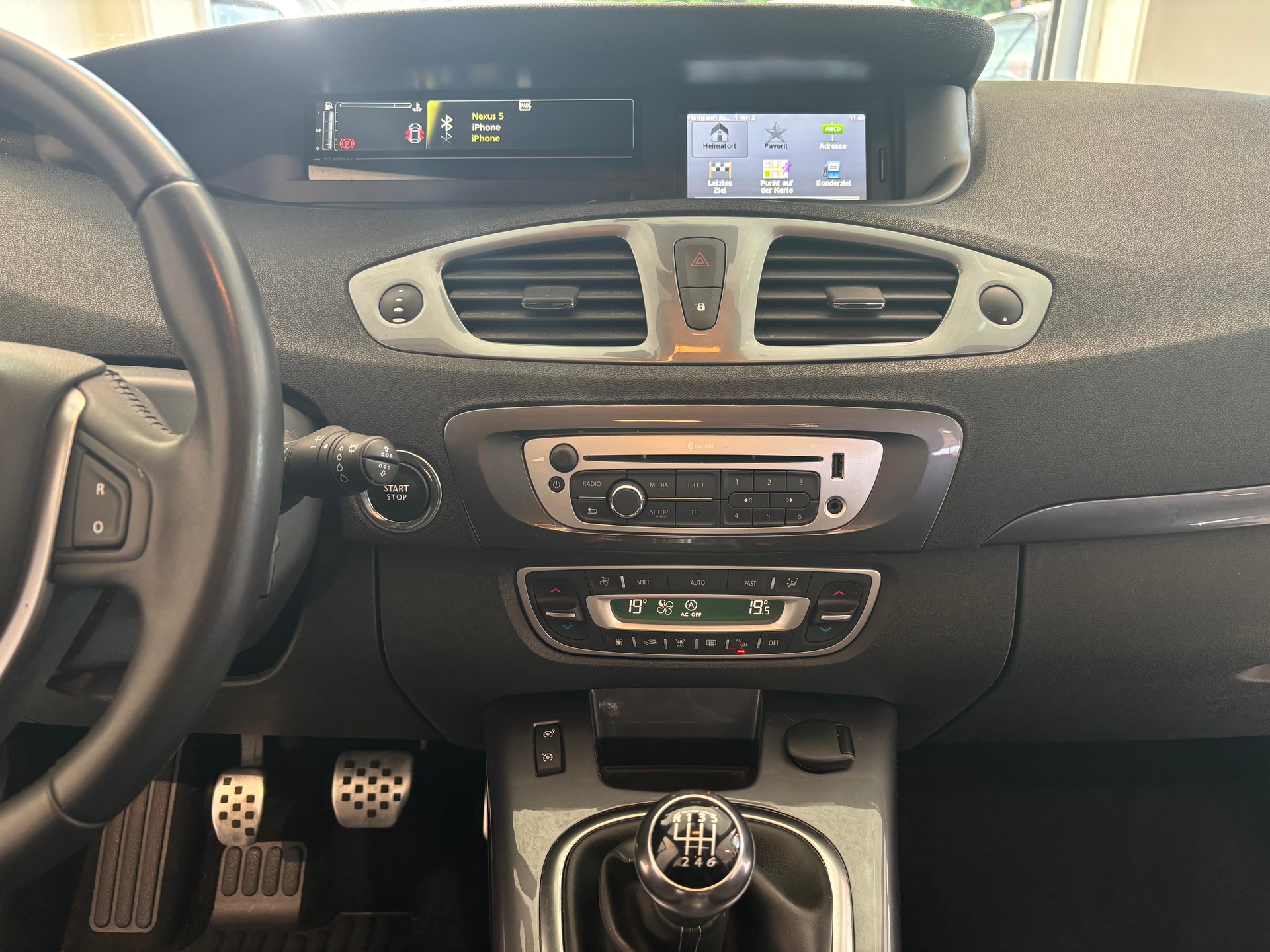 RENAULT Scénic 1.2 16V Turbo Swiss Edition-image-13