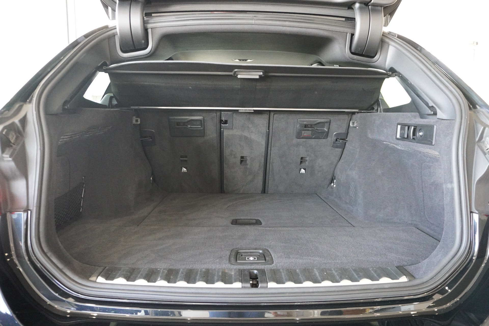 BMW 320d xDrive 48V Touring Steptronic-image-17