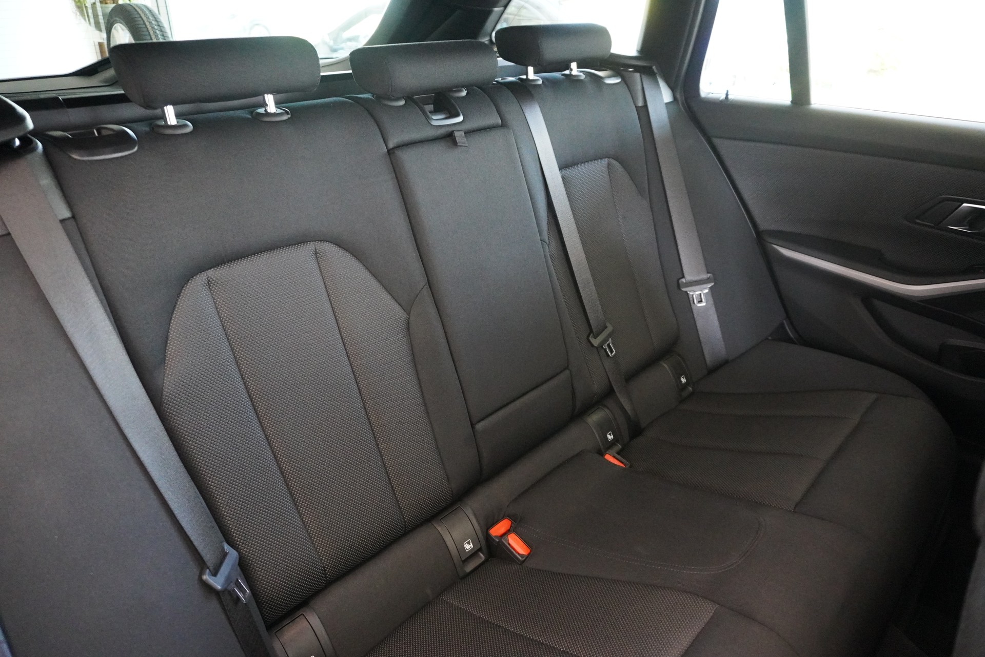 BMW 320d xDrive 48V Touring Steptronic-image-14