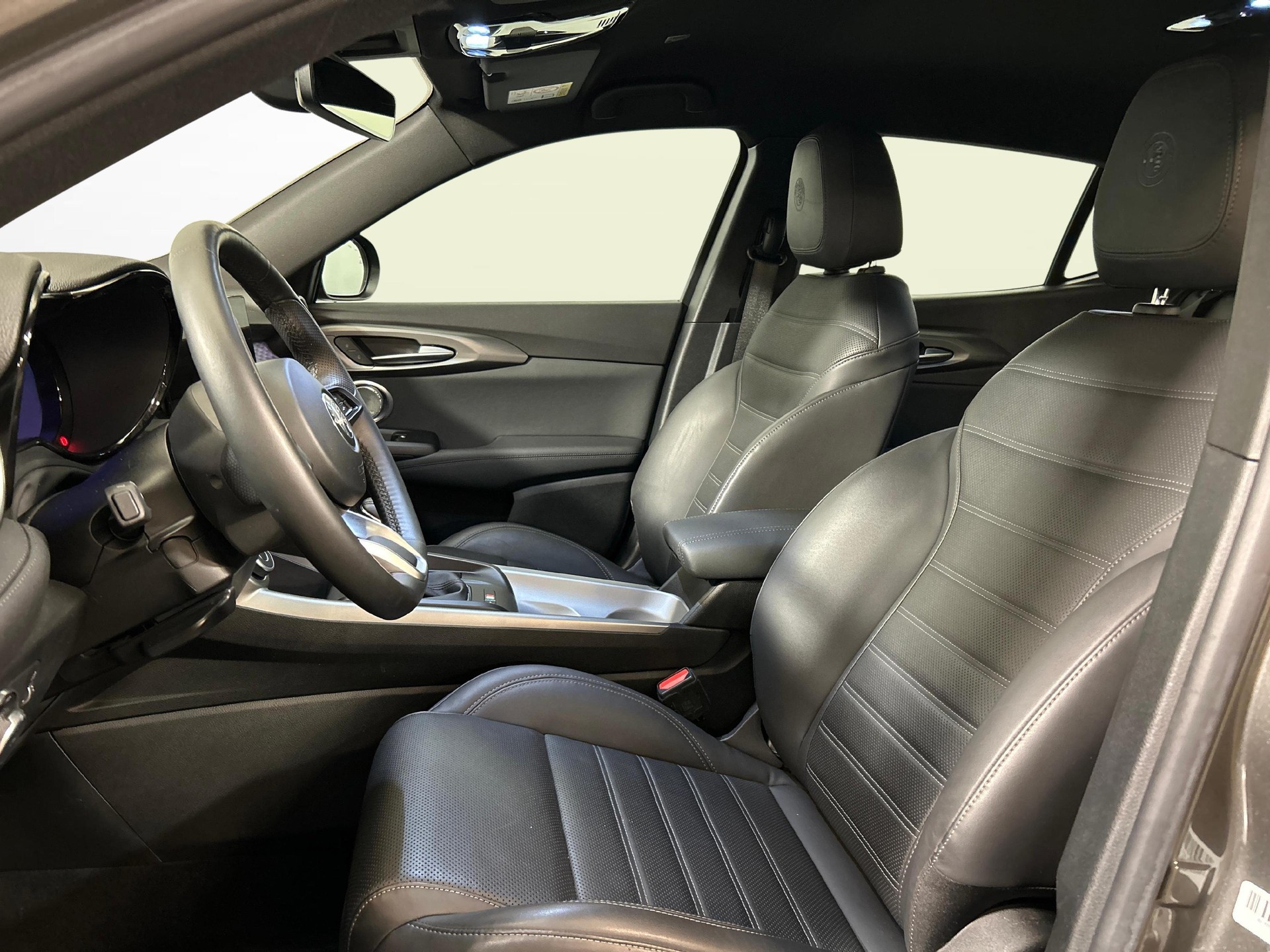 ALFA ROMEO Tonale 1.5 Ti-showroom-element-2