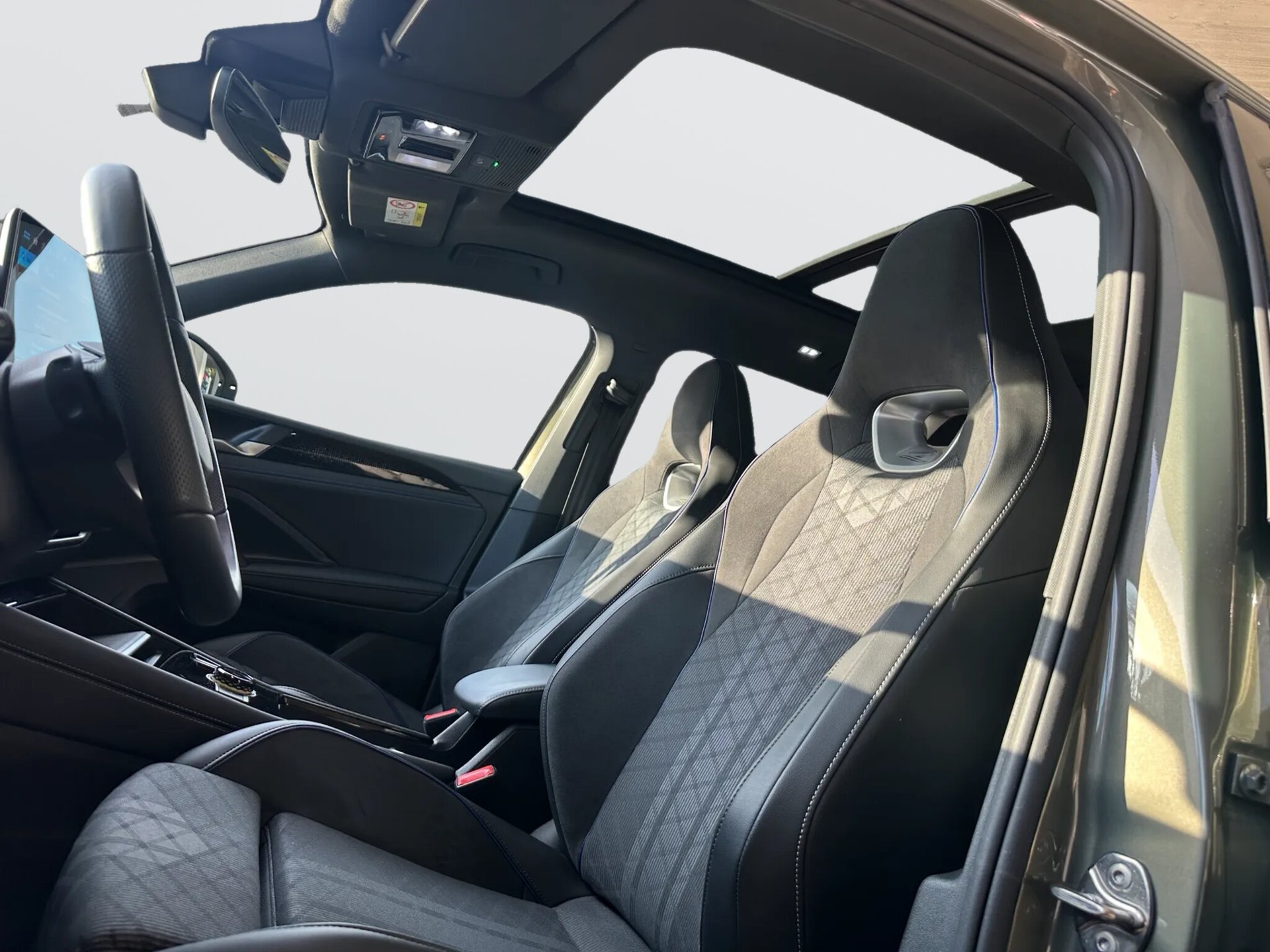 VW Tiguan 2.0 TSI DSG R-Line 4Motion-image-12