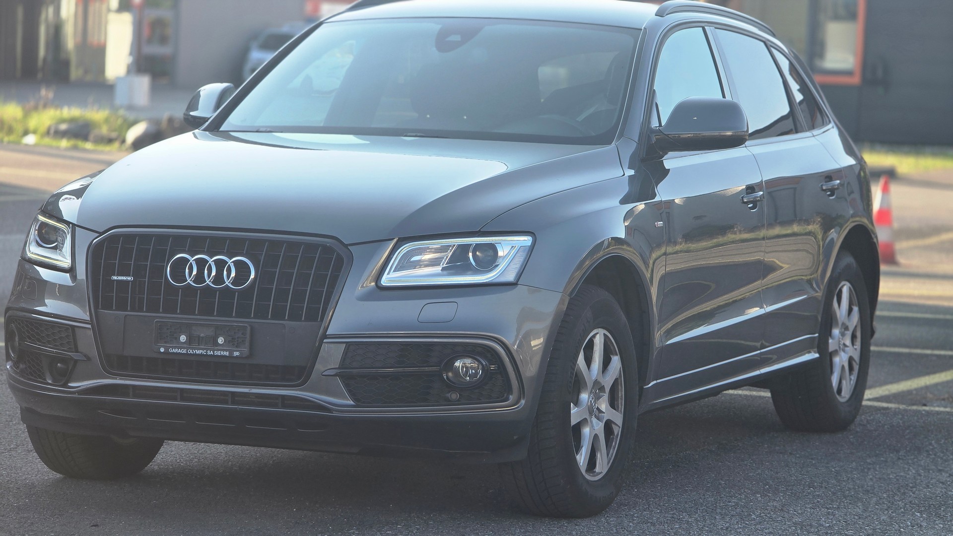 AUDI Q5 3.0 TDI clean quattro S-tronic-showroom-element-1
