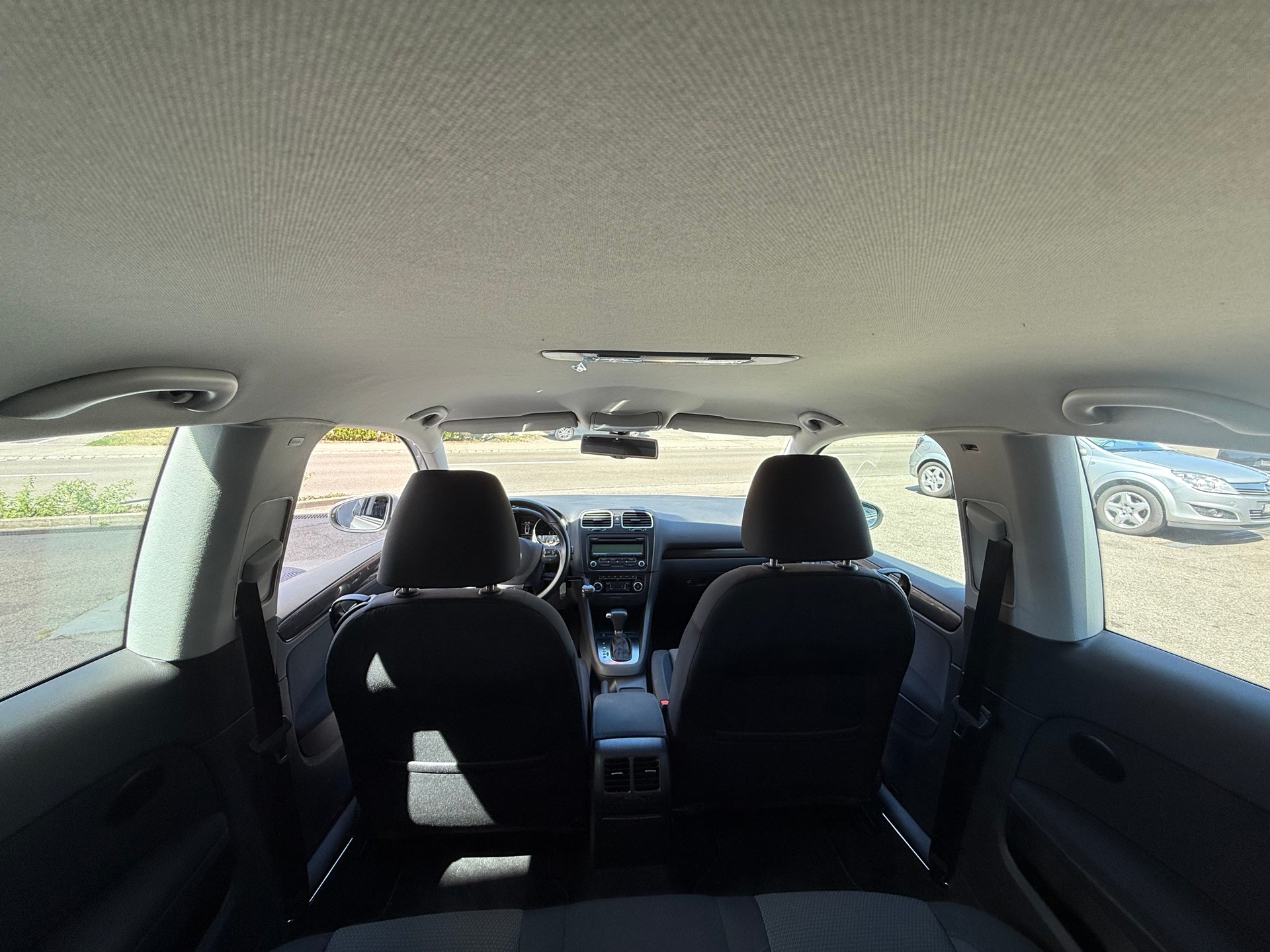 VW Golf 1.2 TSI Trendline DSG-image-9