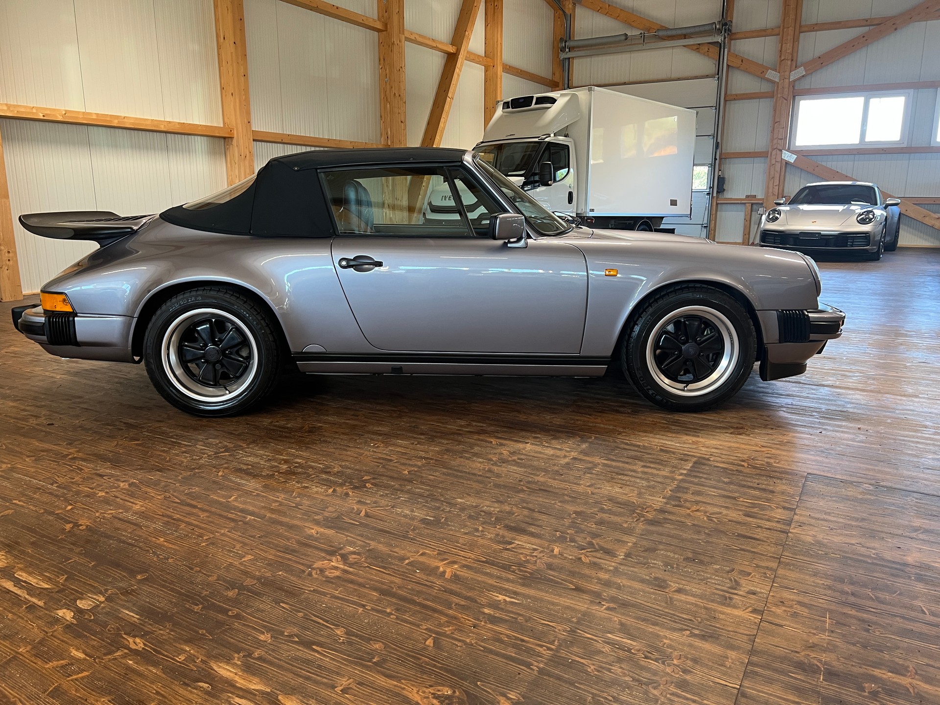 PORSCHE 911 Carrera Jubilee Edition-showroom-element-3