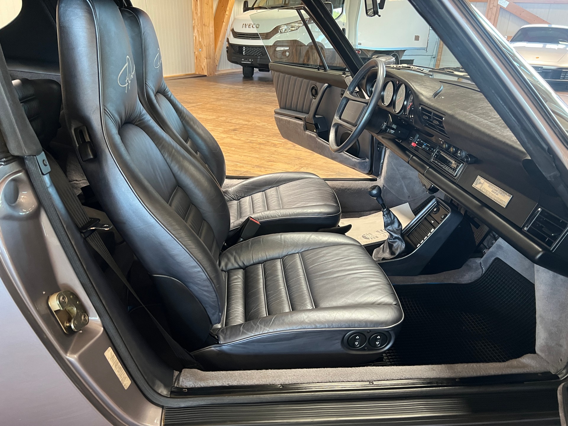 PORSCHE 911 Carrera Jubilee Edition-image-16