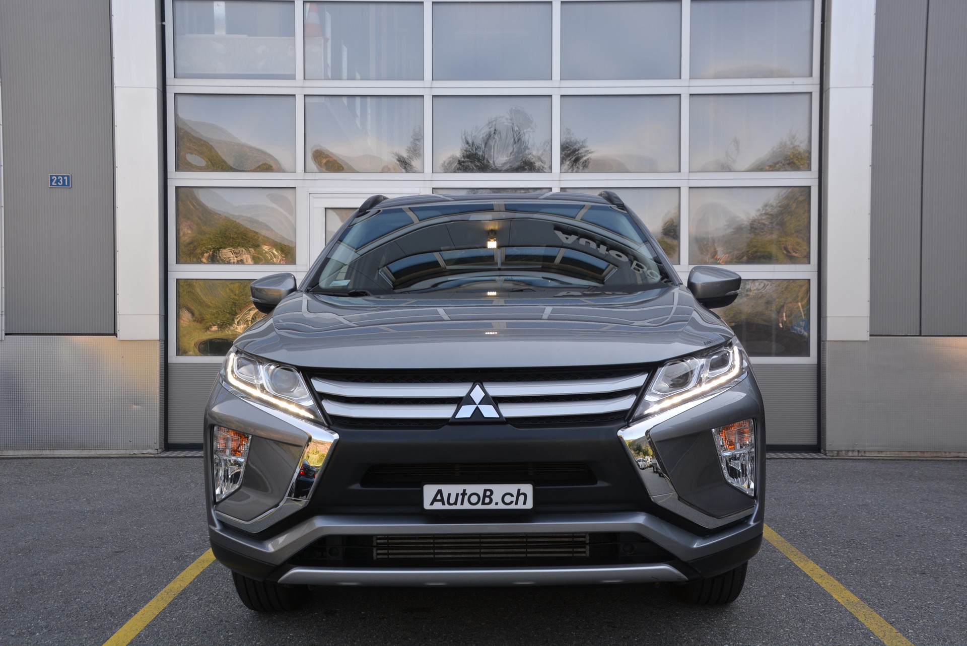 MITSUBISHI Eclipse Cross 1.5 T-Mivec Value 4WD CVT-image-2