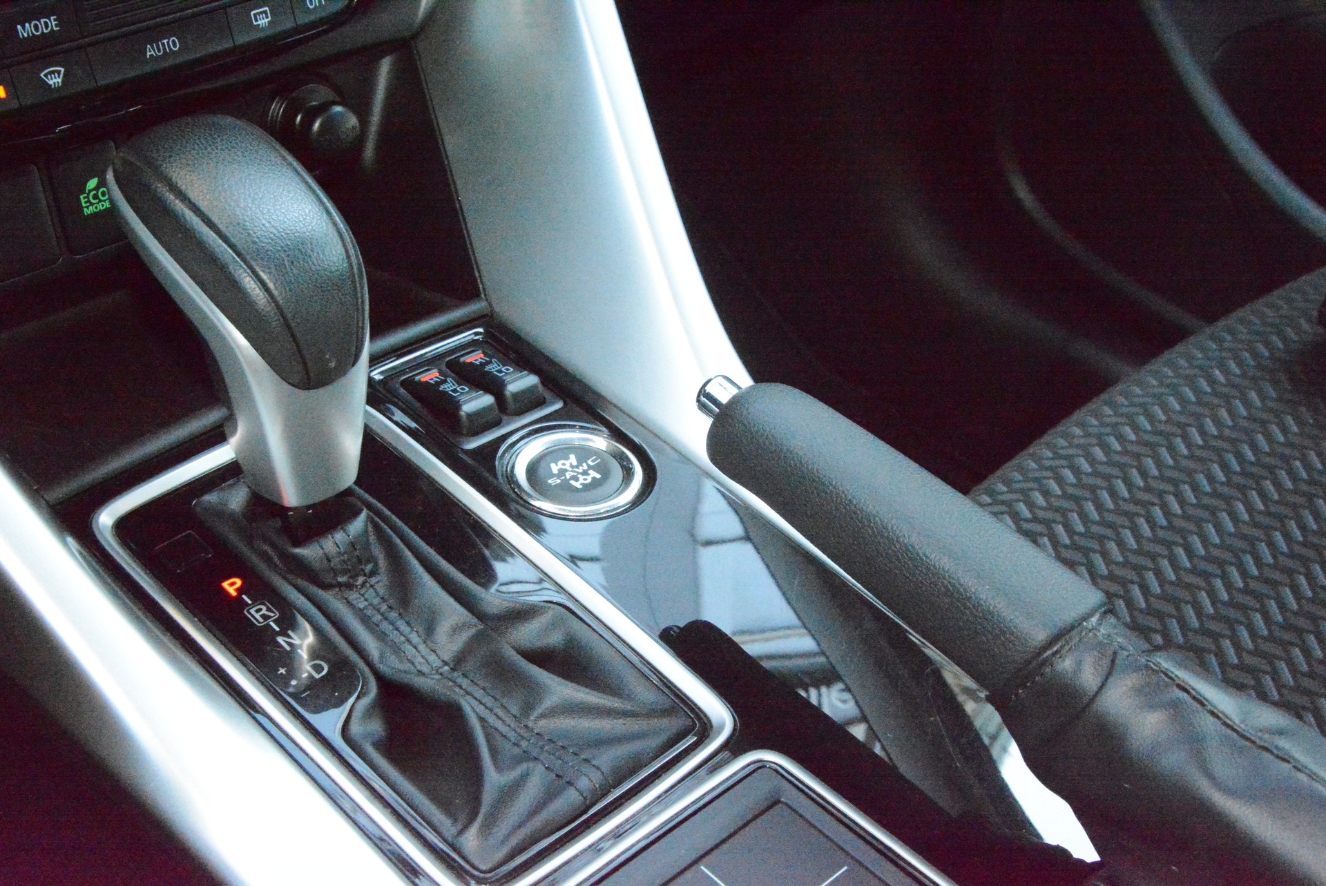 MITSUBISHI Eclipse Cross 1.5 T-Mivec Value 4WD CVT-image-13