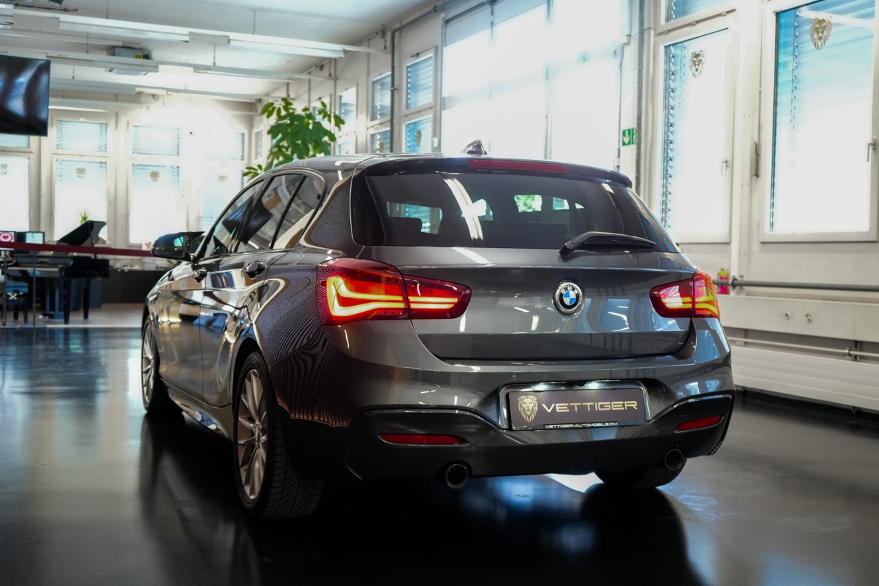 BMW M140i xDrive Steptronic-showroom-element-3
