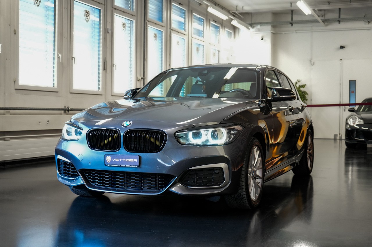 BMW M140i xDrive Steptronic-showroom-element-2