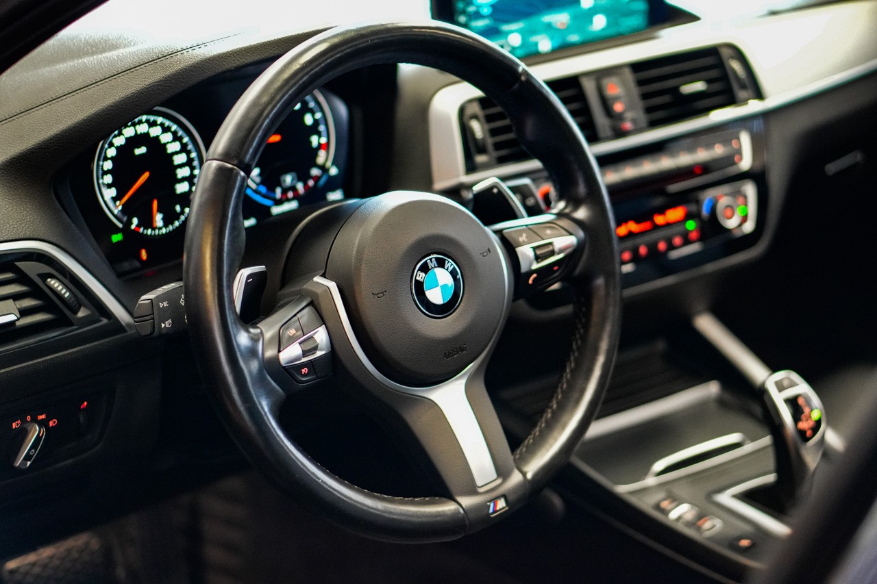 BMW M140i xDrive Steptronic-image-26