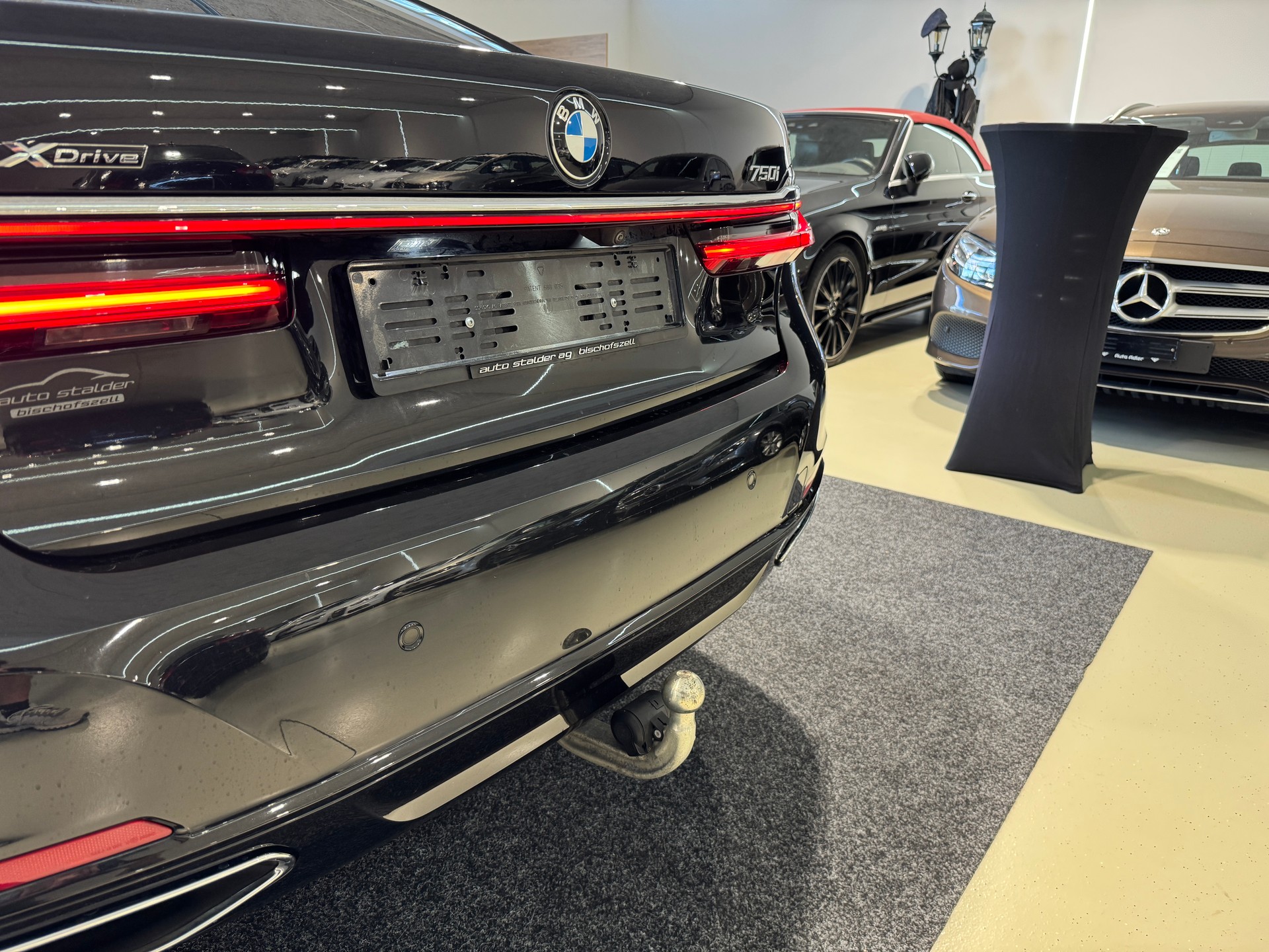 BMW 750i xDrive Steptronic-image-9