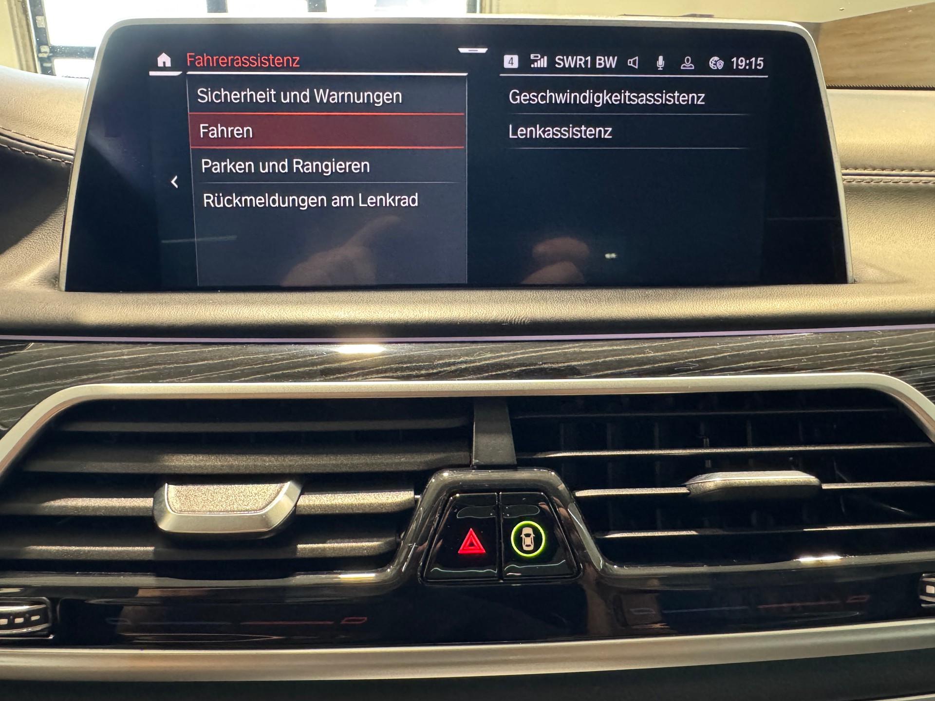 BMW 750i xDrive Steptronic-image-28