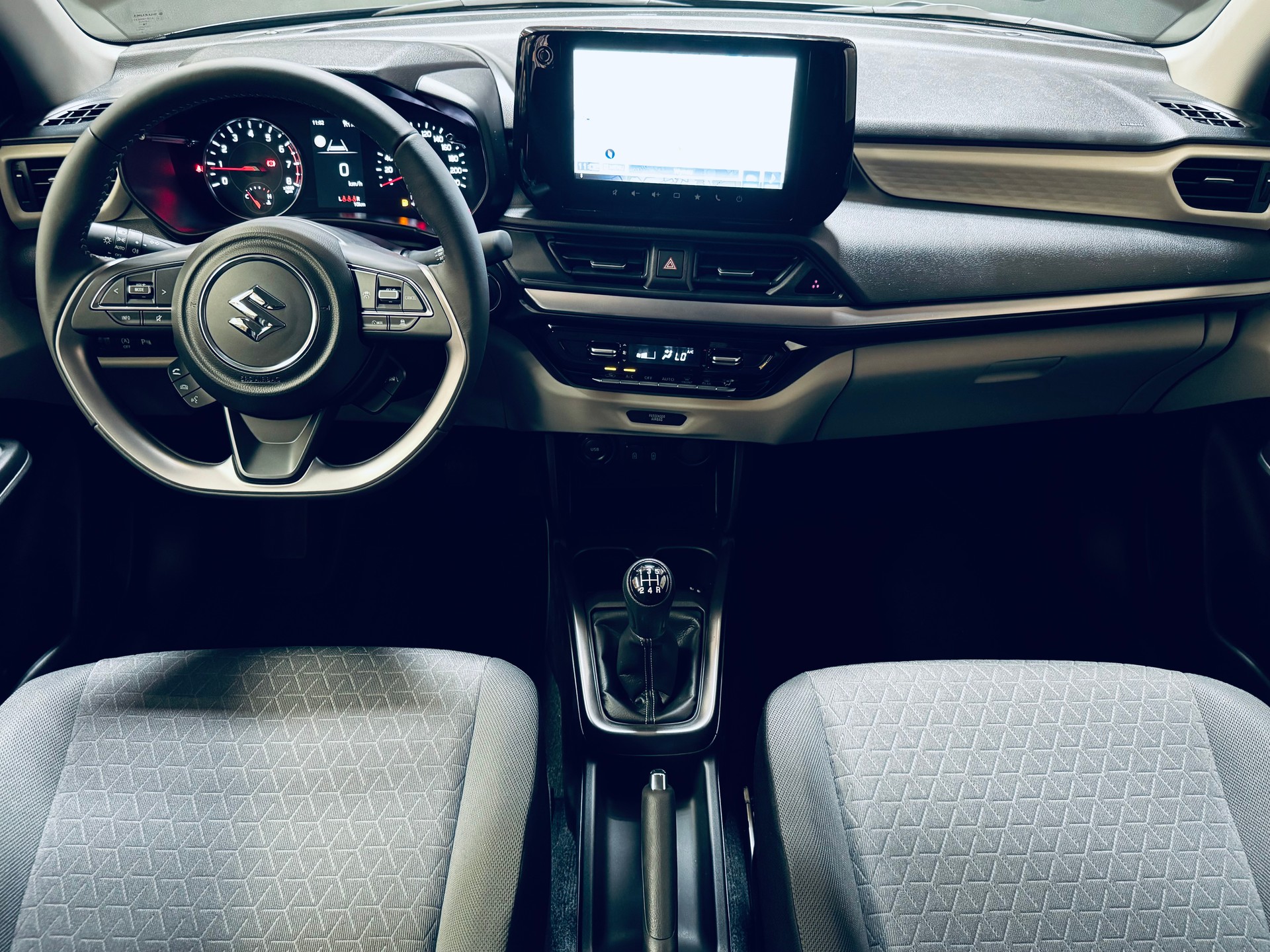 SUZUKI Swift 1.2 Compact Top Hybrid-image-11