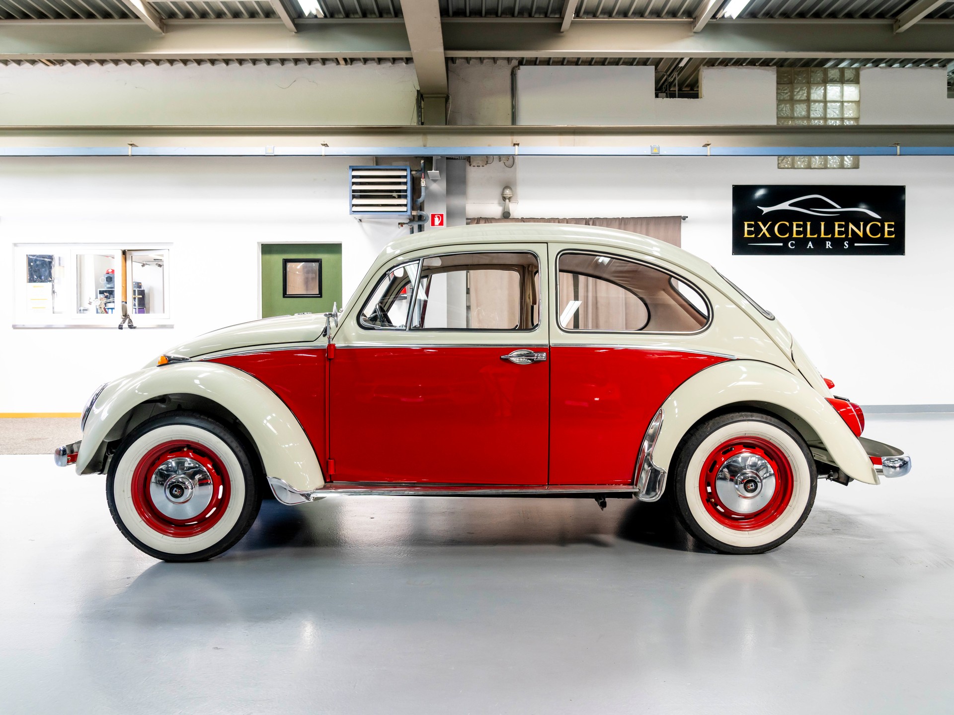 VW Coccinelle 11-1300-image-3