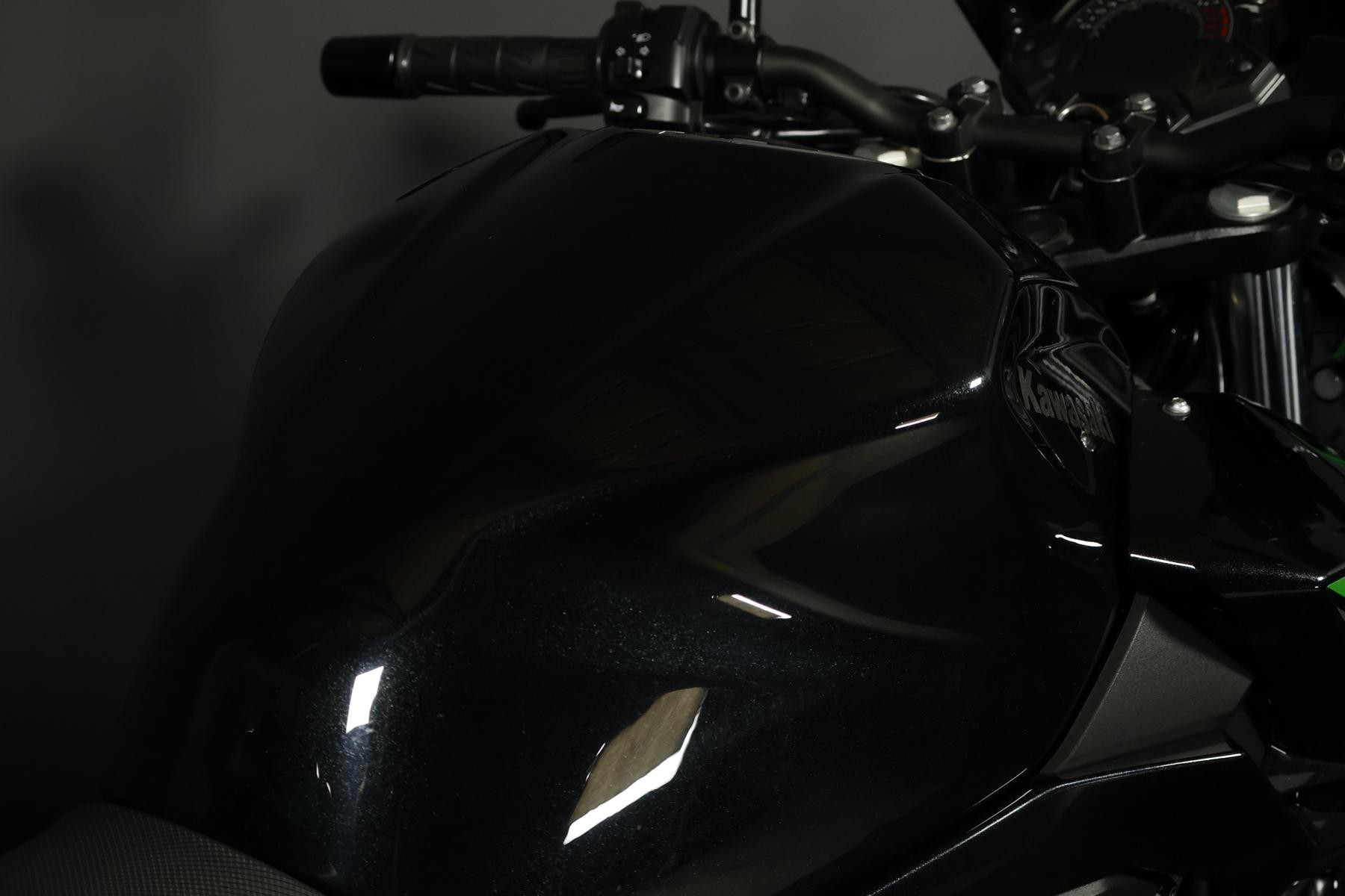 KAWASAKI Z 400-image-7