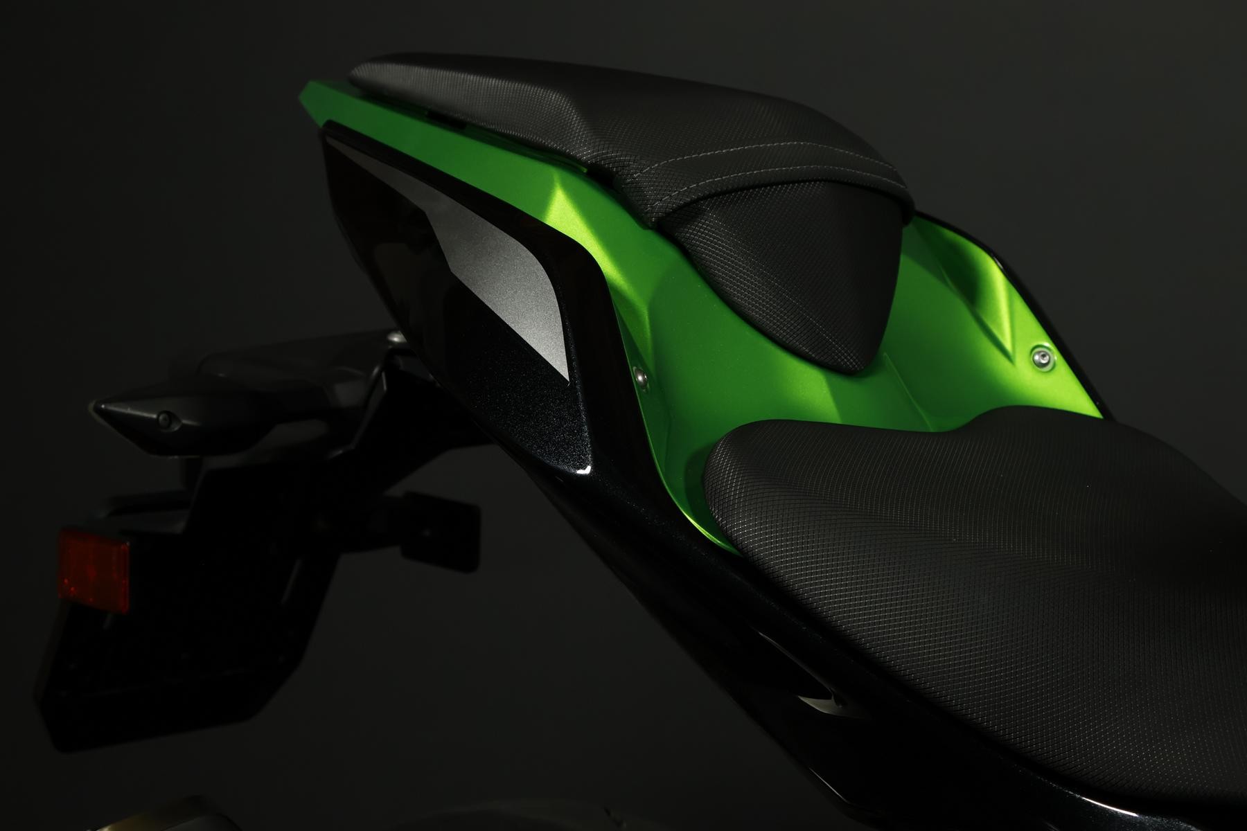 KAWASAKI Z 400-image-6