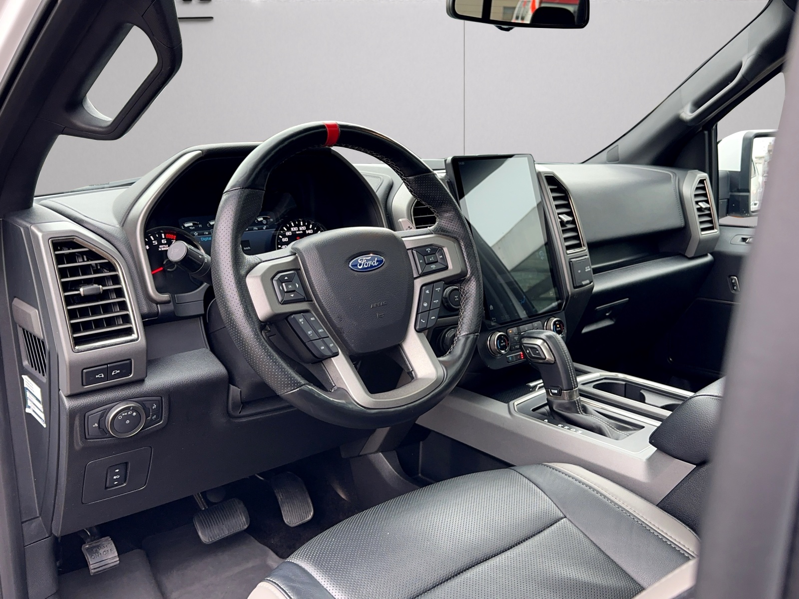 FORD F-150 Raptor-image-12