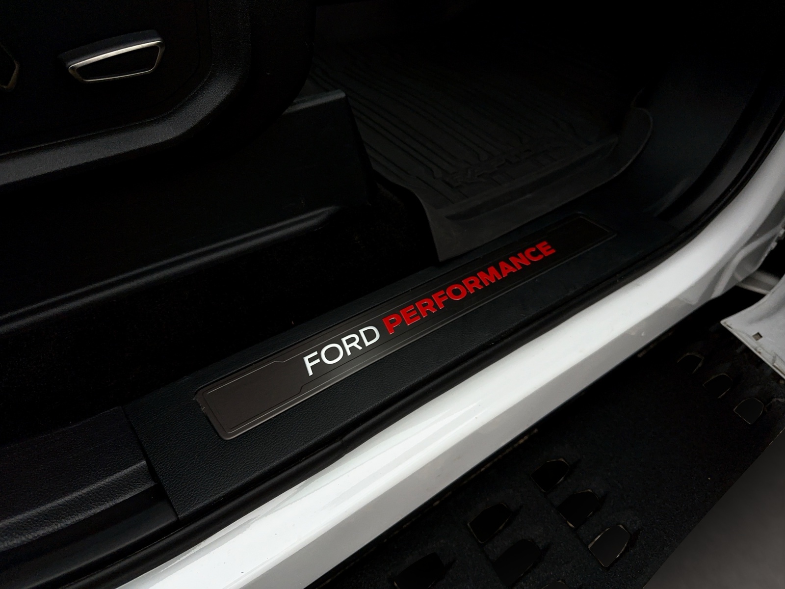 FORD F-150 Raptor-image-20