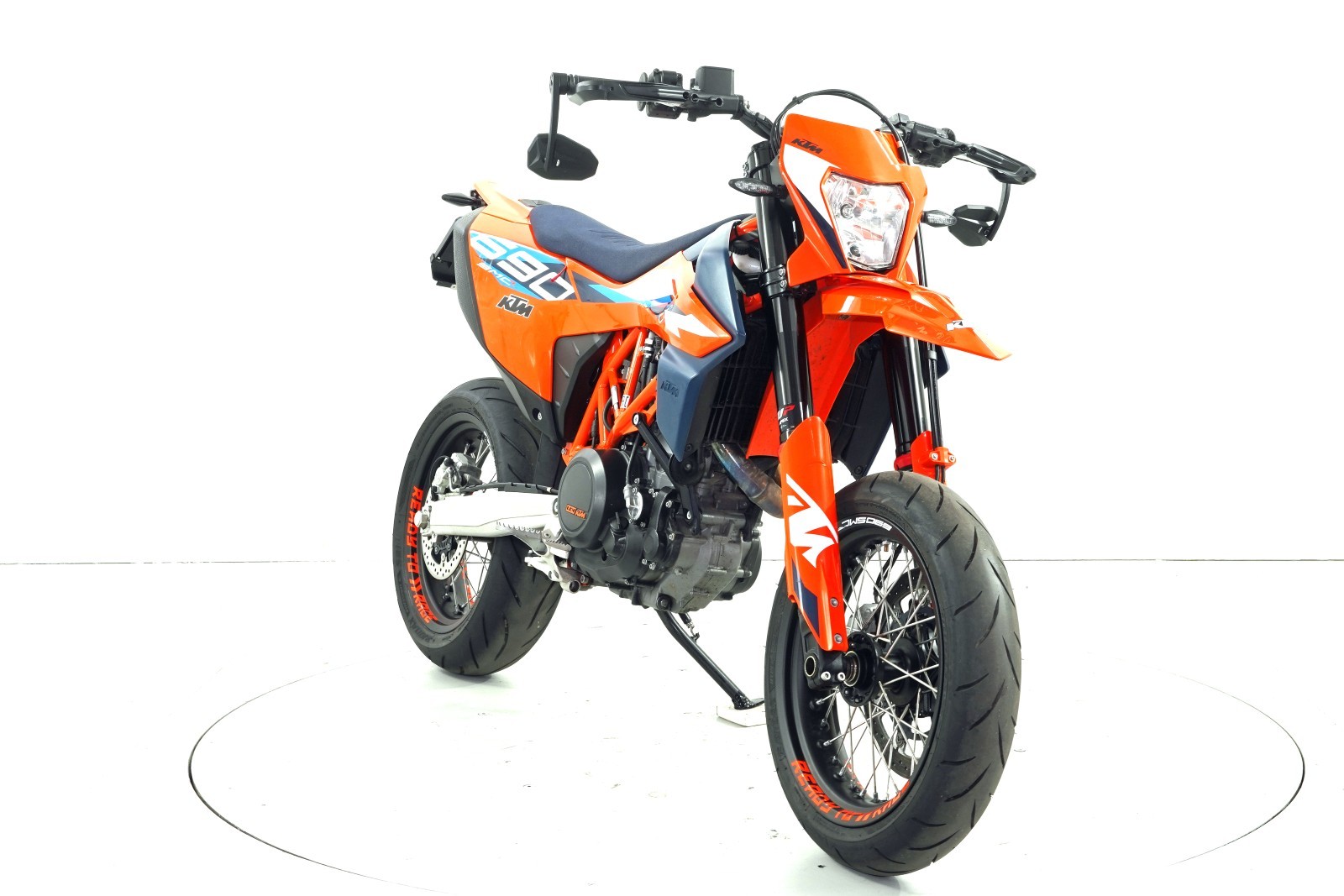 KTM 690 SMC R ABS-image-1
