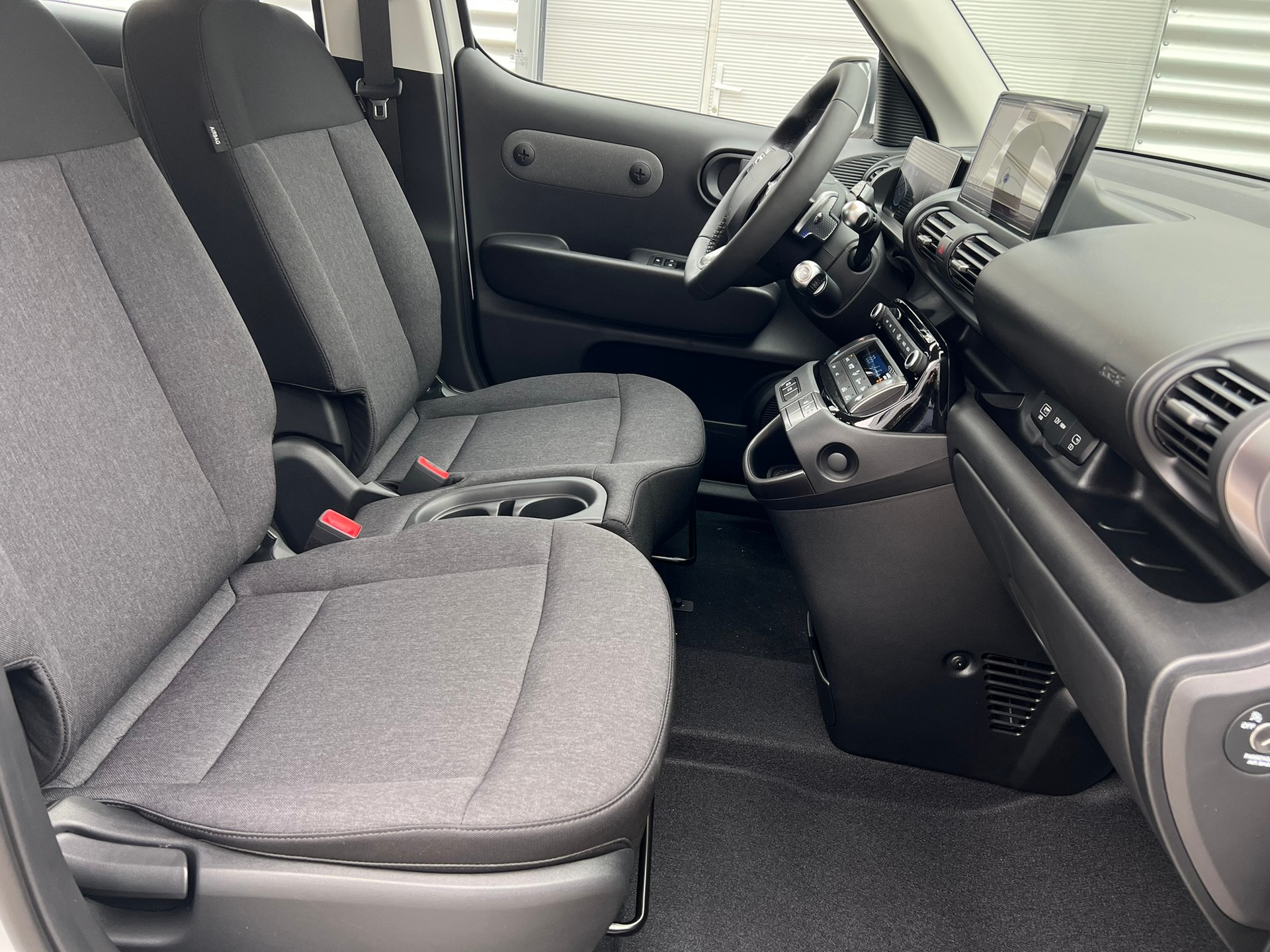 HYUNDAI Inster 49kWh Origo-image-8