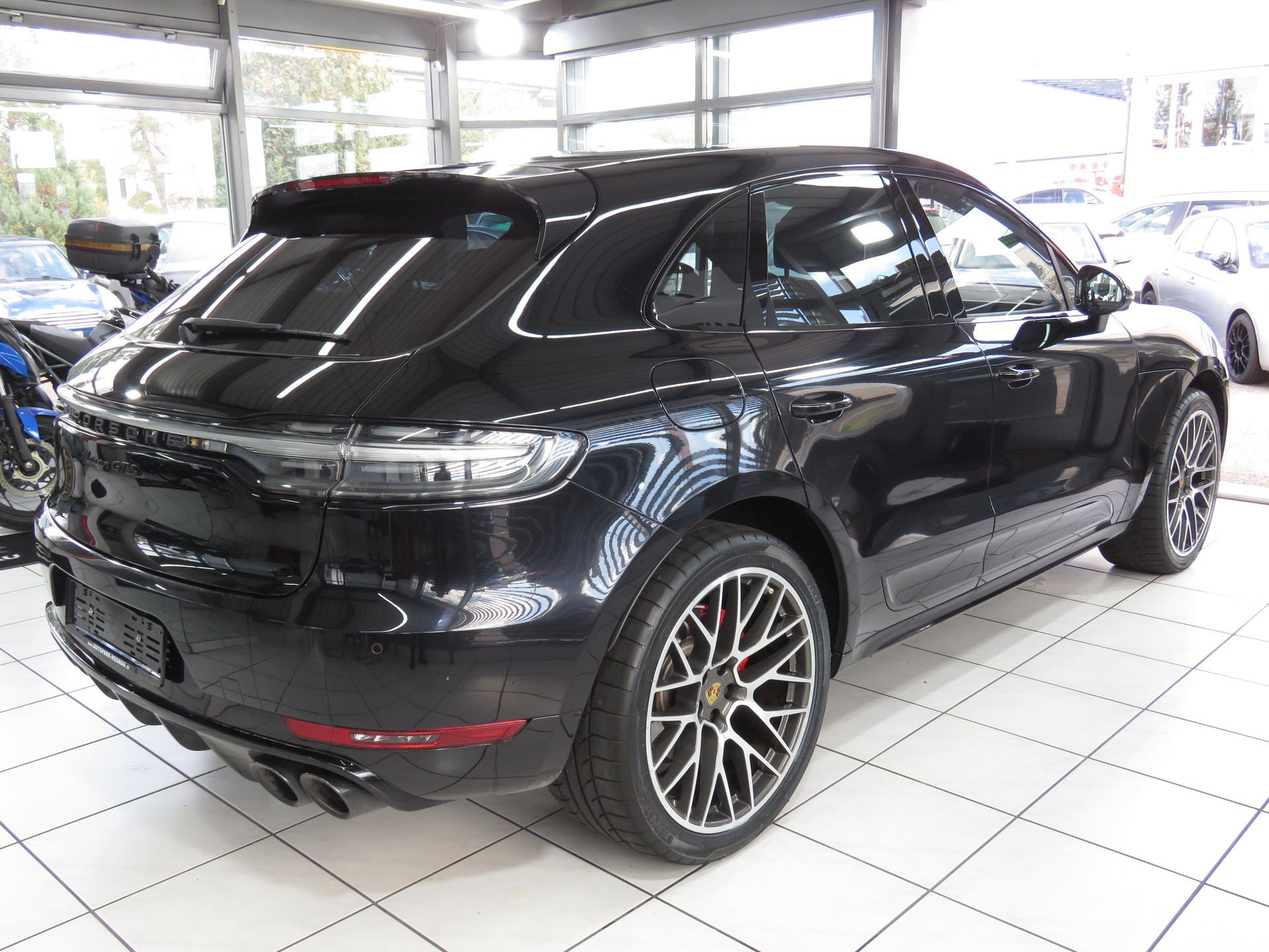 PORSCHE Macan GTS PDK (Automat)-showroom-element-3