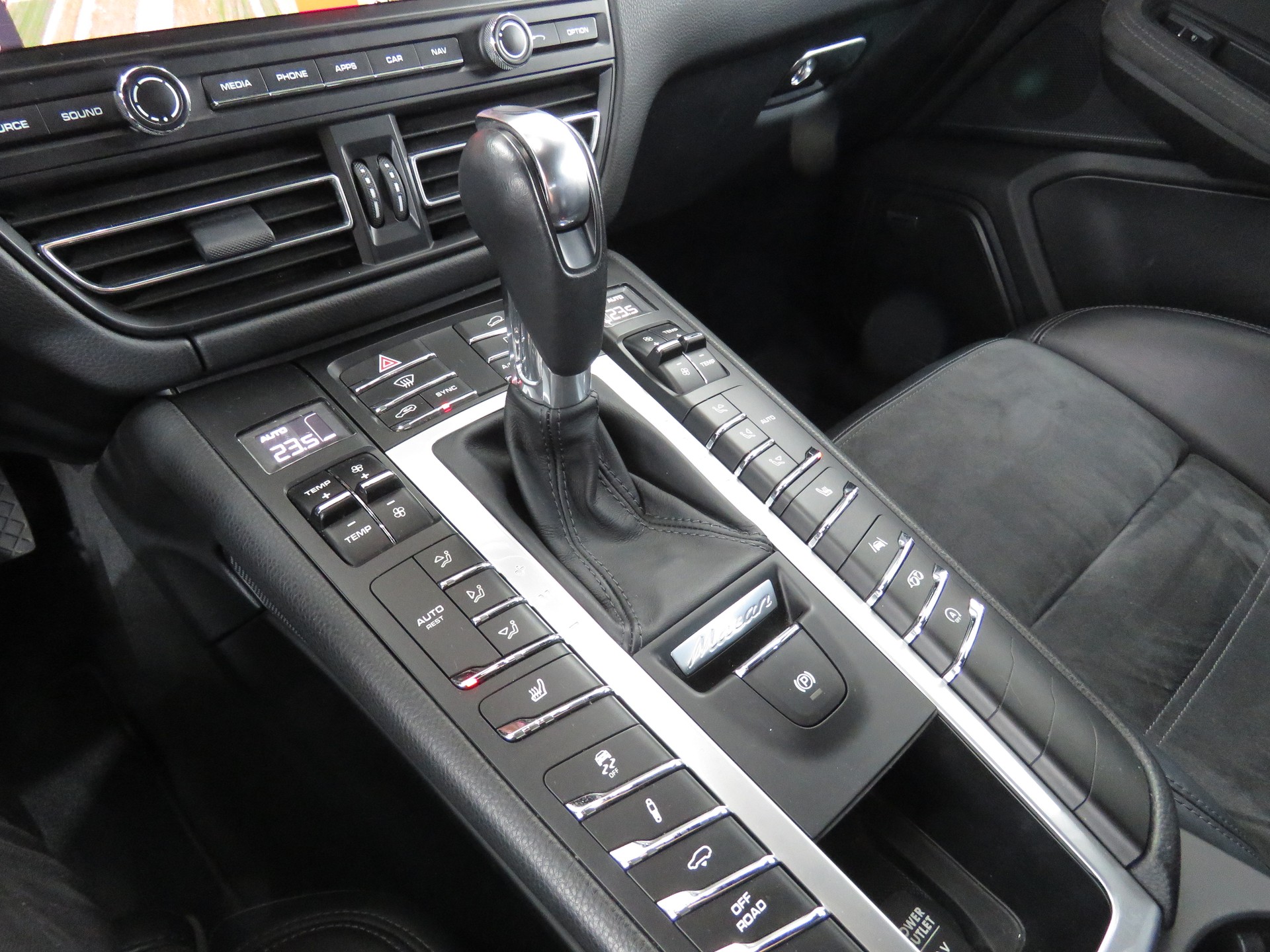PORSCHE Macan GTS PDK (Automat)-image-14