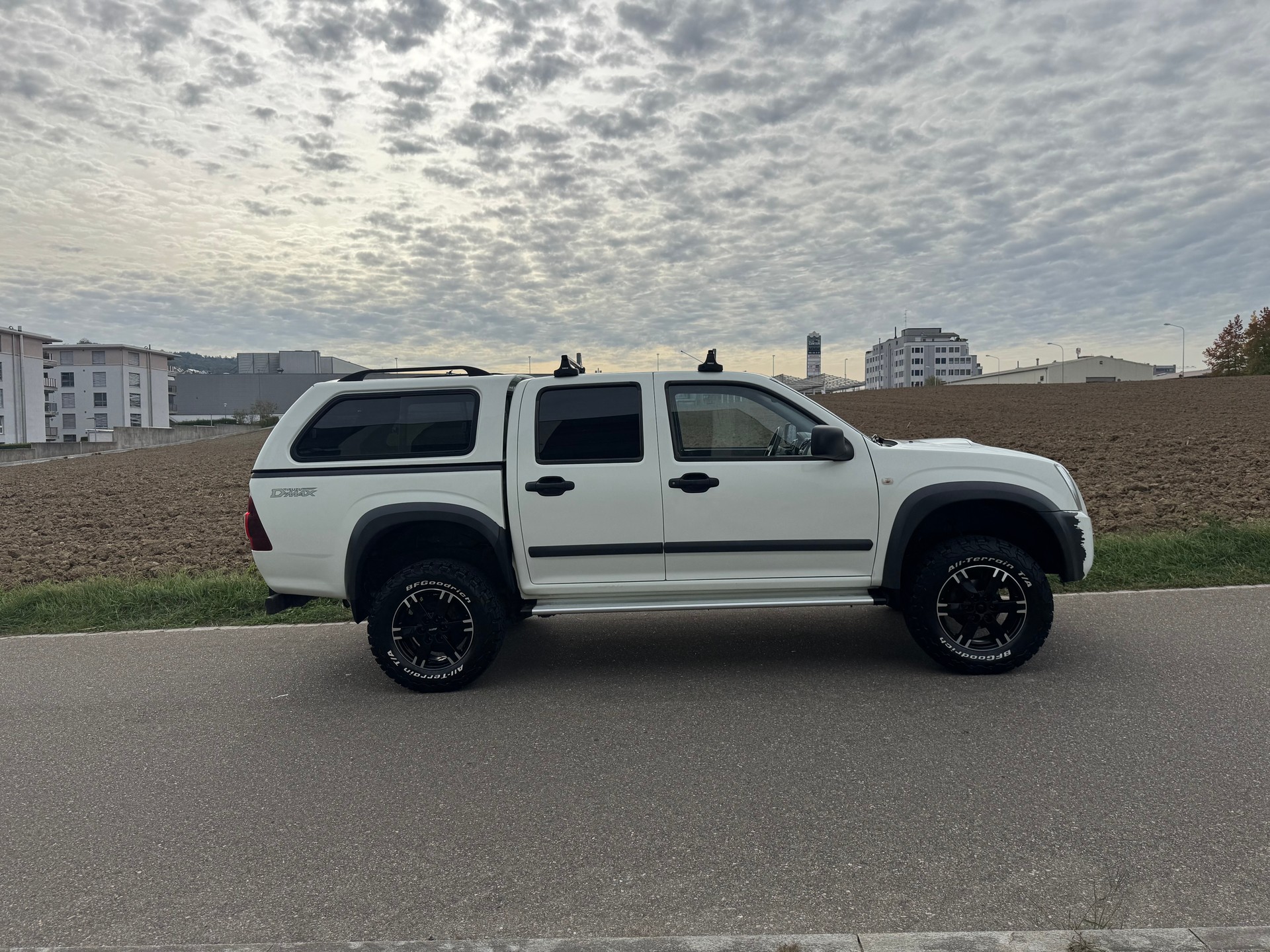 ISUZU D-MAX CrewCab L 3.0 4x4 Country Spezial-image-2