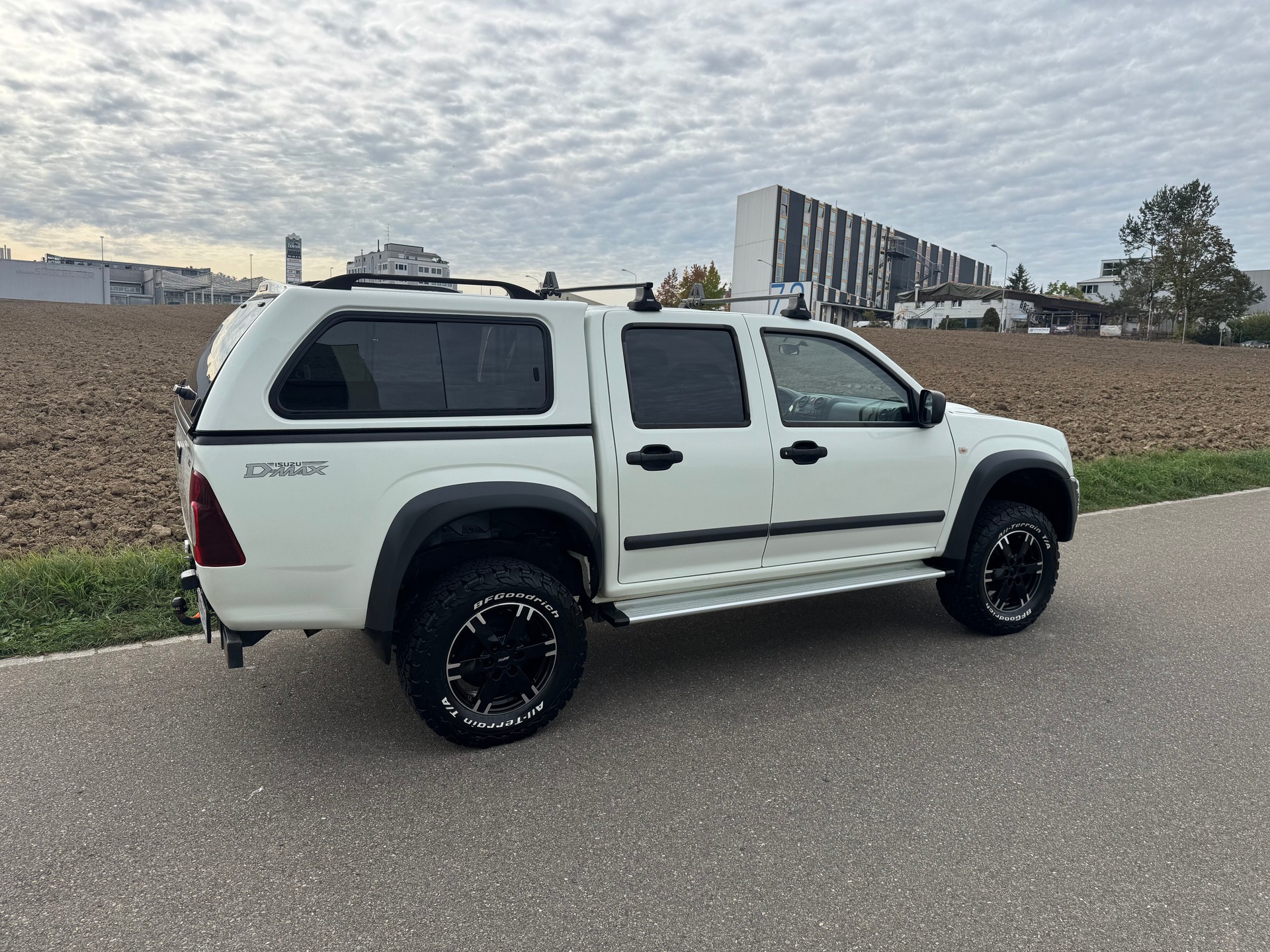 ISUZU D-MAX CrewCab L 3.0 4x4 Country Spezial-image-4