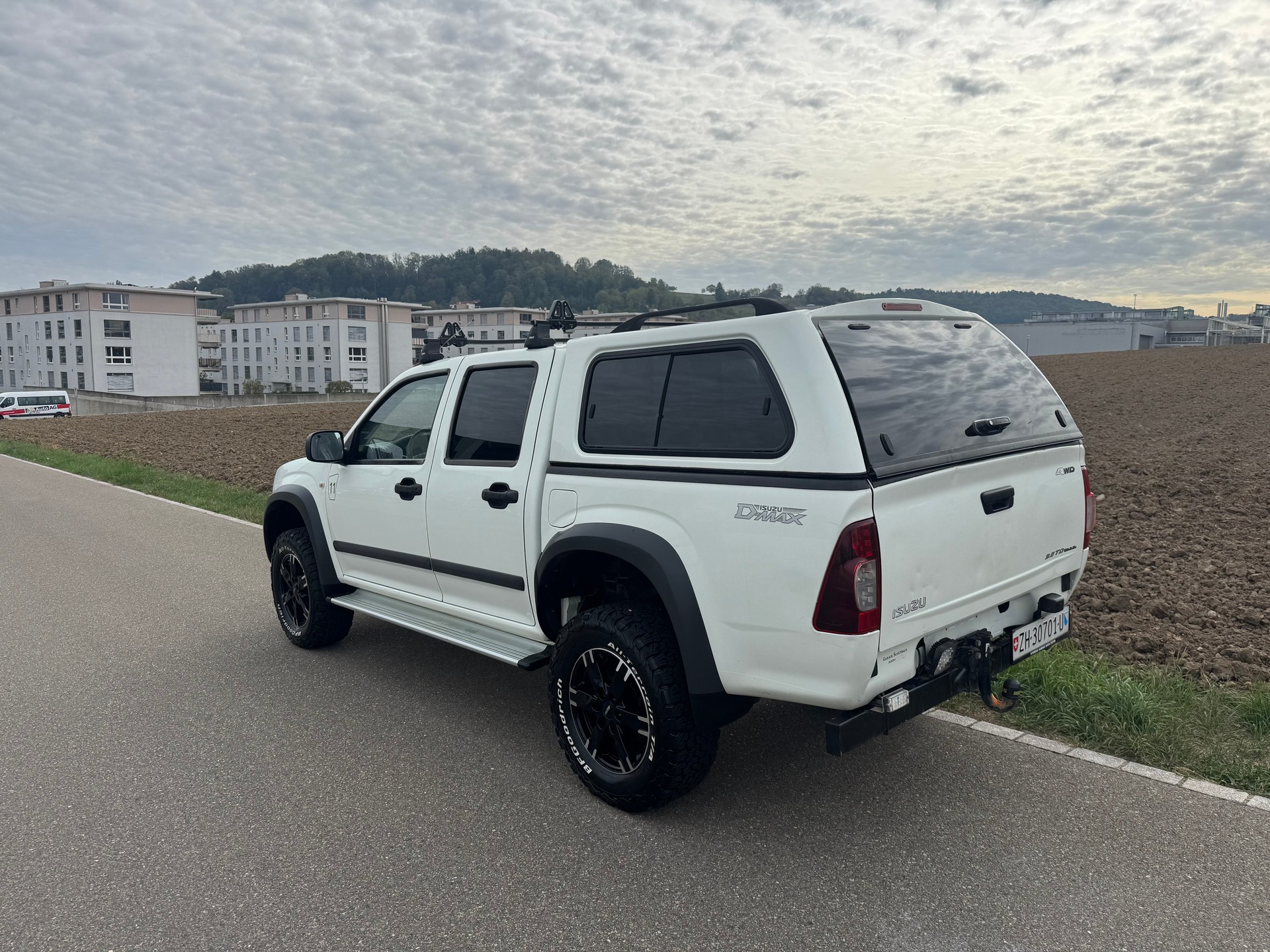 ISUZU D-MAX CrewCab L 3.0 4x4 Country Spezial-image-8