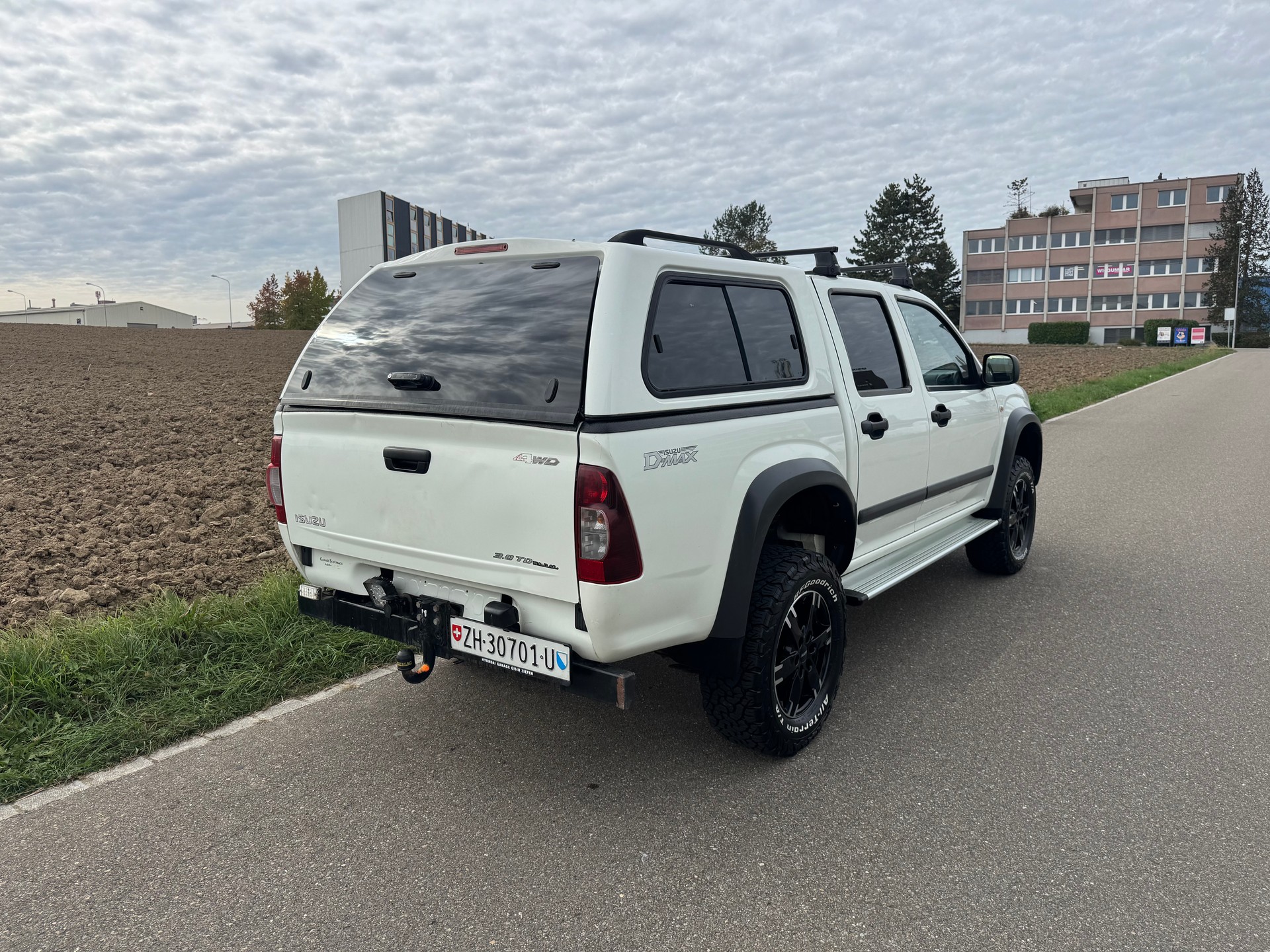 ISUZU D-MAX CrewCab L 3.0 4x4 Country Spezial-image-3
