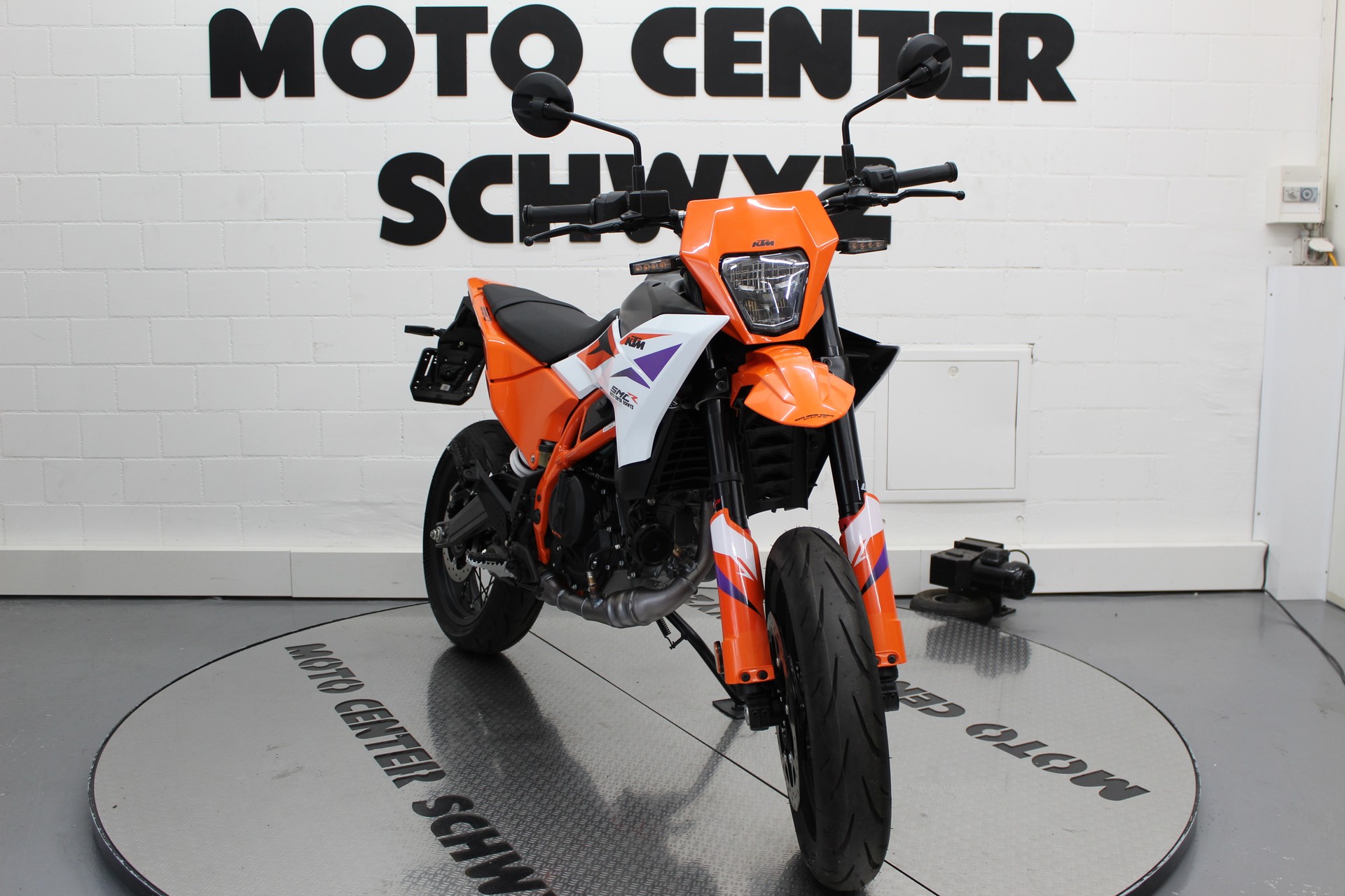 KTM 390 SMC R-image-2