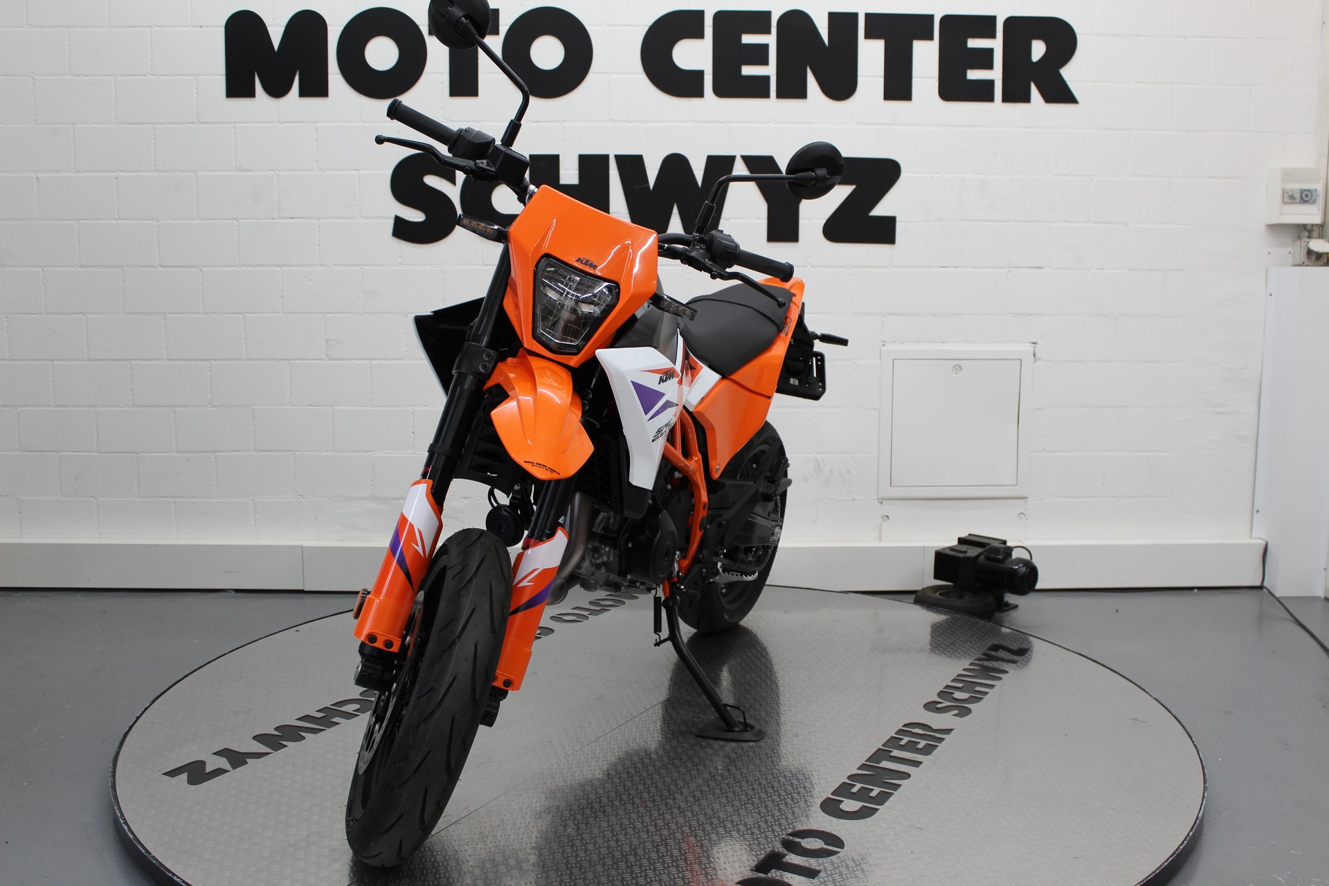 KTM 390 SMC R-image-3