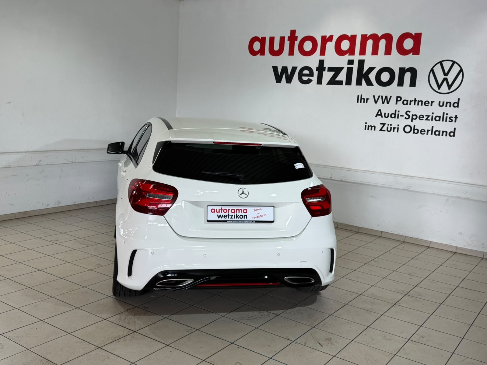 MERCEDES-BENZ A 250 Sport AMG-Line 7G-DCT-showroom-element-3