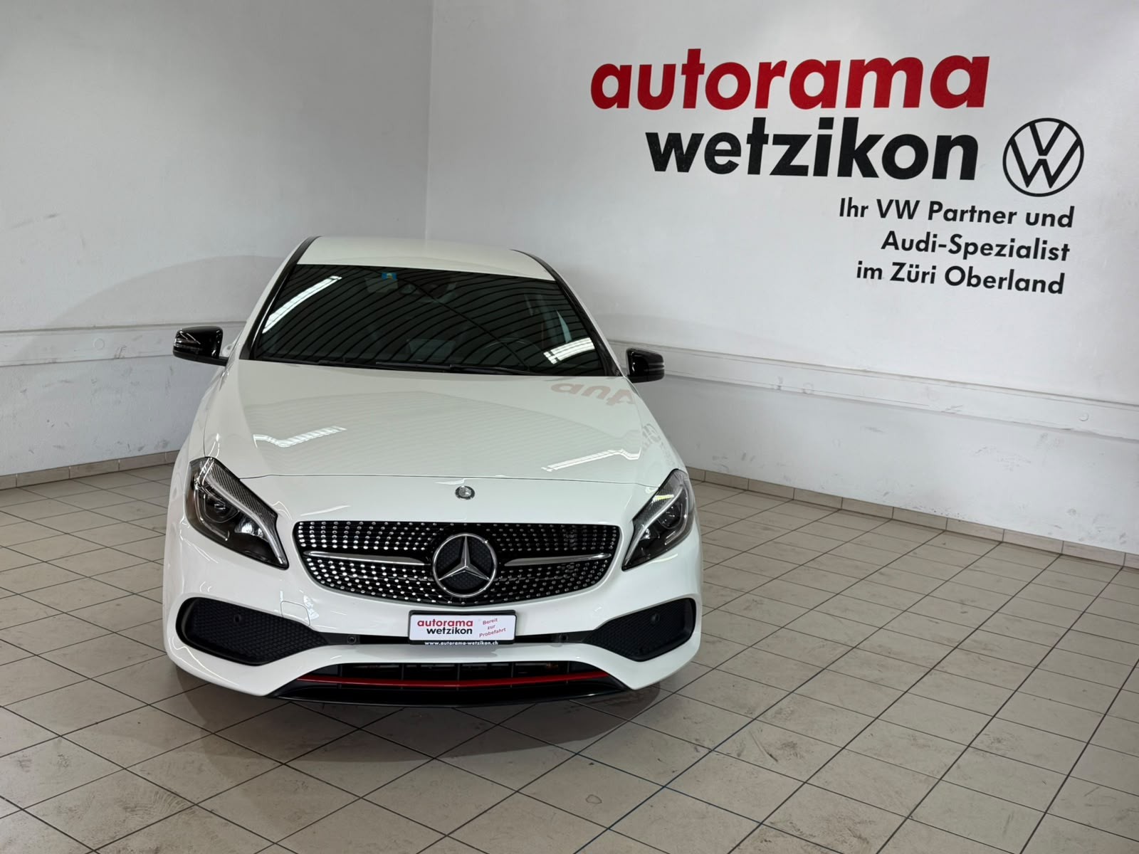 MERCEDES-BENZ A 250 Sport AMG-Line 7G-DCT-showroom-element-1