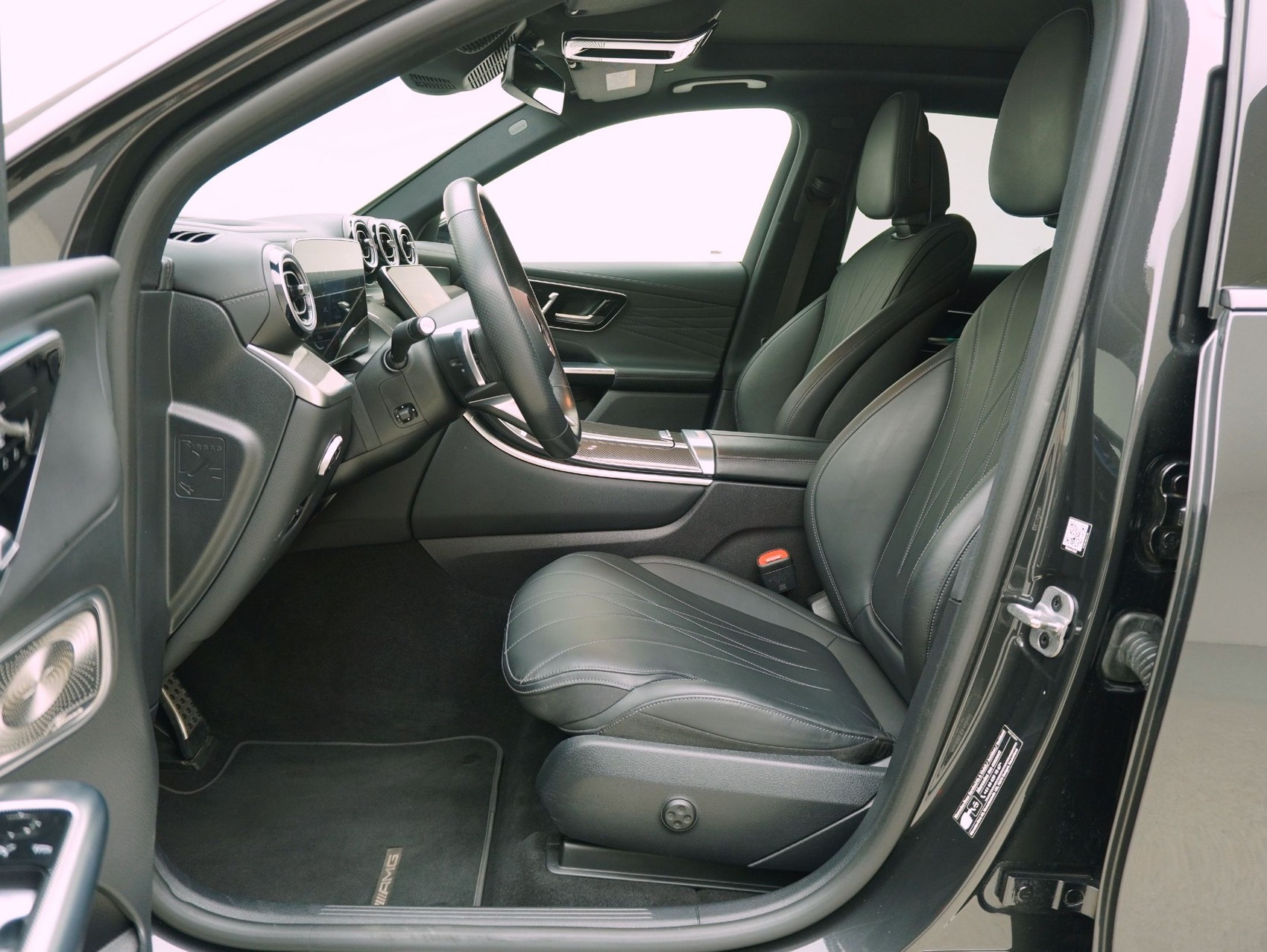 MERCEDES-BENZ GLC-Klasse GLC 400 e AMG Line 4matic-image-10