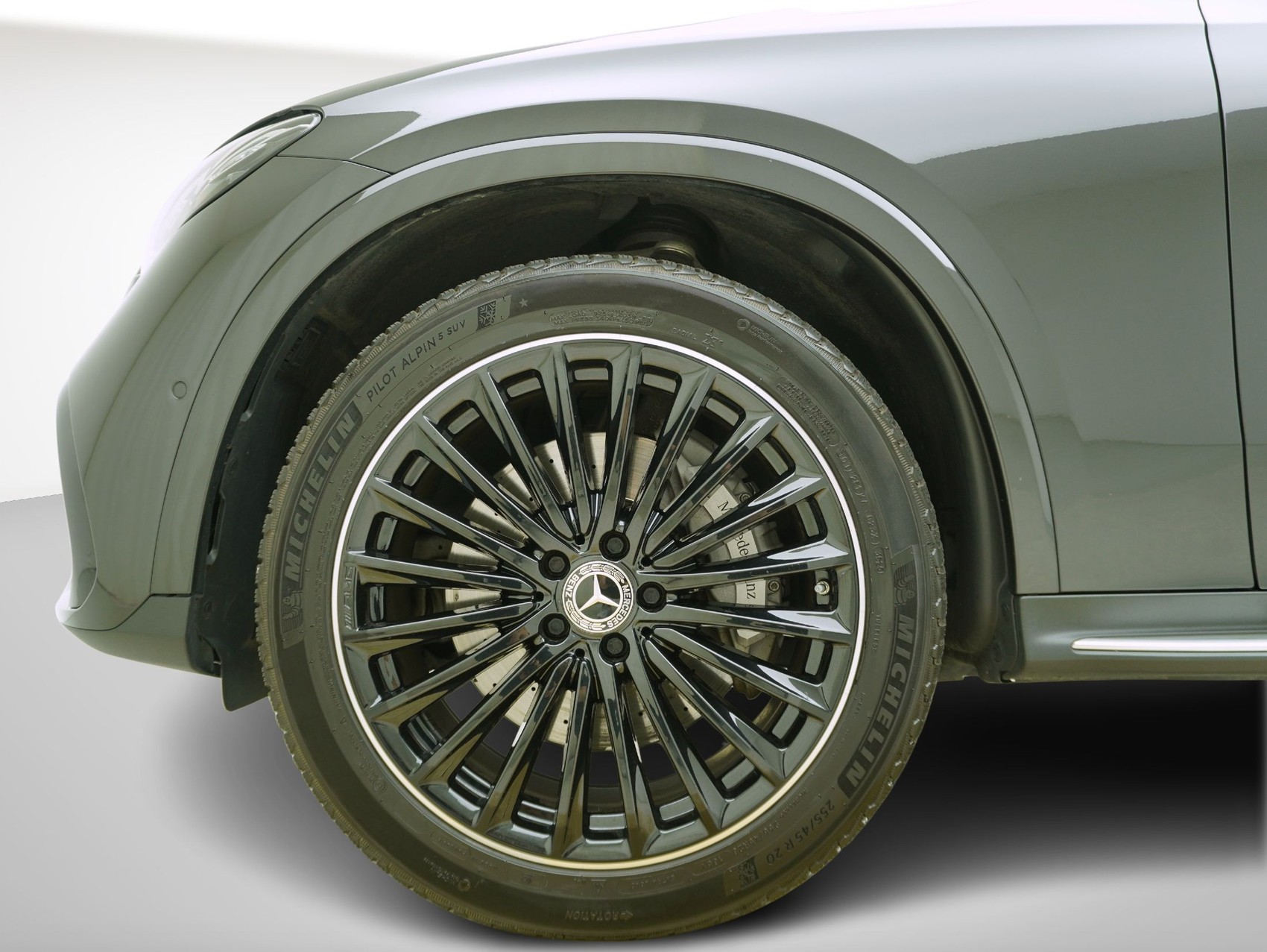 MERCEDES-BENZ GLC-Klasse GLC 400 e AMG Line 4matic-image-7