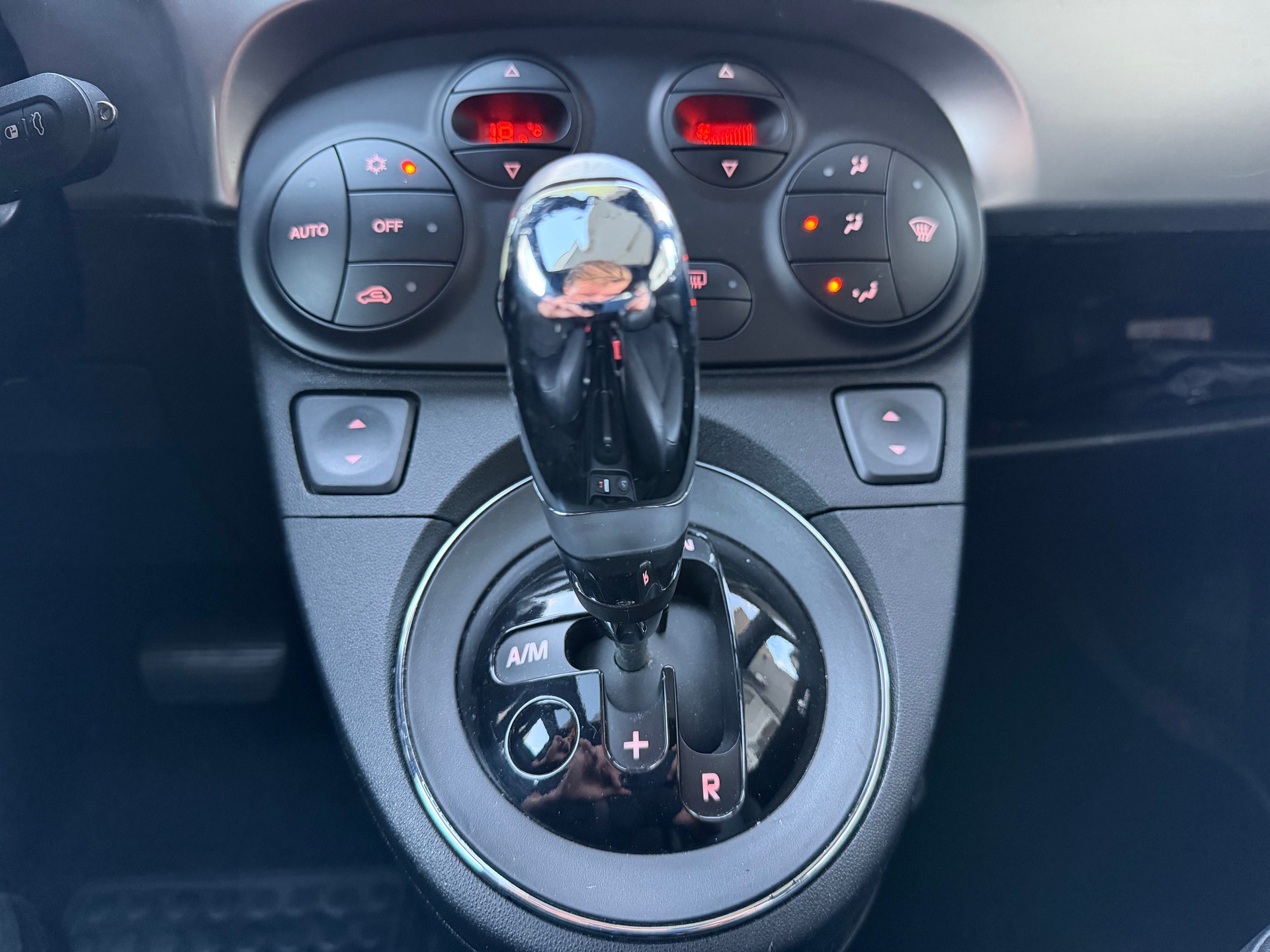 FIAT 500 0.9 Twinair Turbo Lounge automatique / Intérieur cuir / climatisation automatique / toit ouvrant / roues hiver / expertisée-image-15