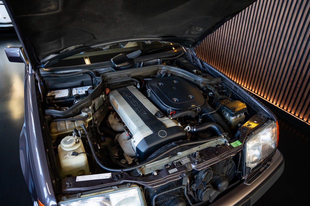MERCEDES-BENZ 300 CE-24 Cabrio-image-30