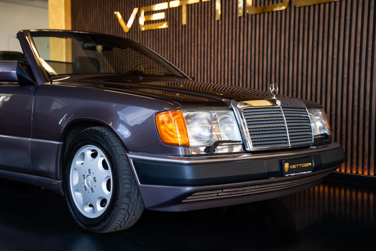 MERCEDES-BENZ 300 CE-24 Cabrio-image-8