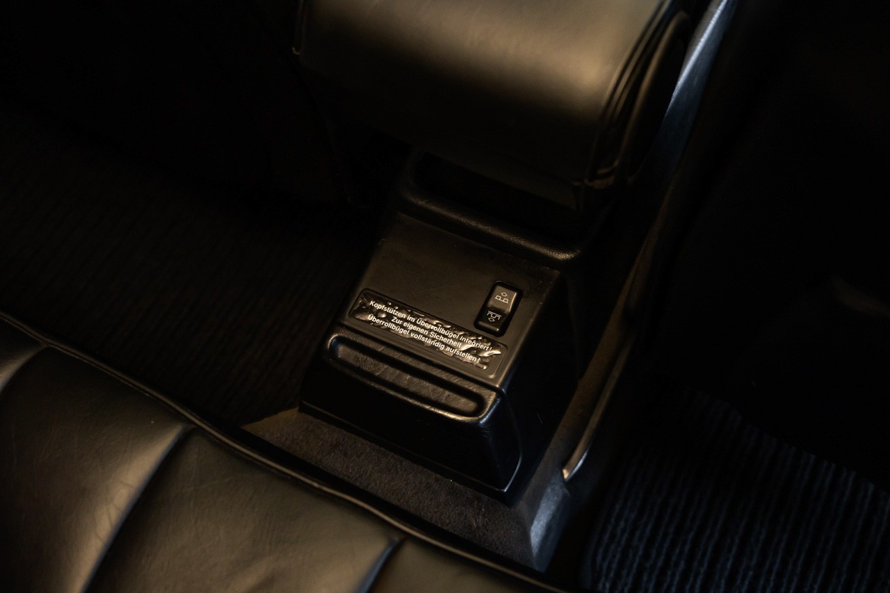 MERCEDES-BENZ 300 CE-24 Cabrio-image-21
