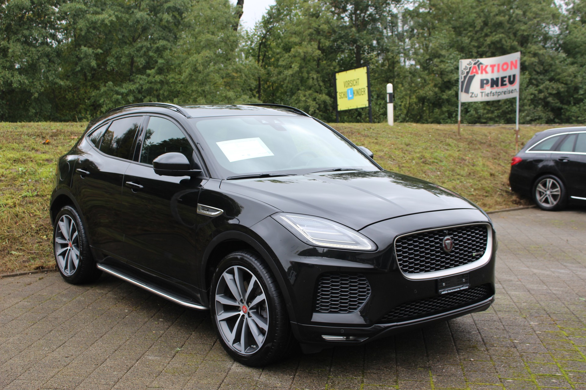 JAGUAR E-Pace 2.0 P300 R-Dynamic HSE AWD Automatik-image-14