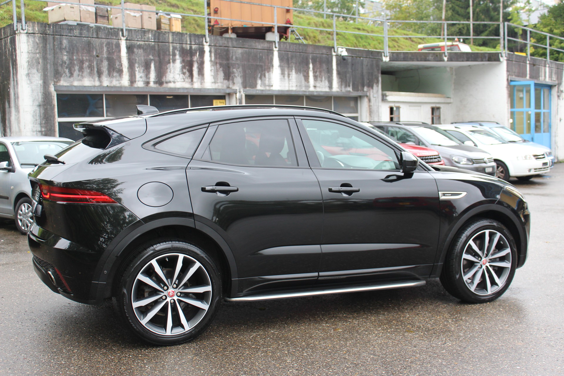 JAGUAR E-Pace 2.0 P300 R-Dynamic HSE AWD Automatik-image-2