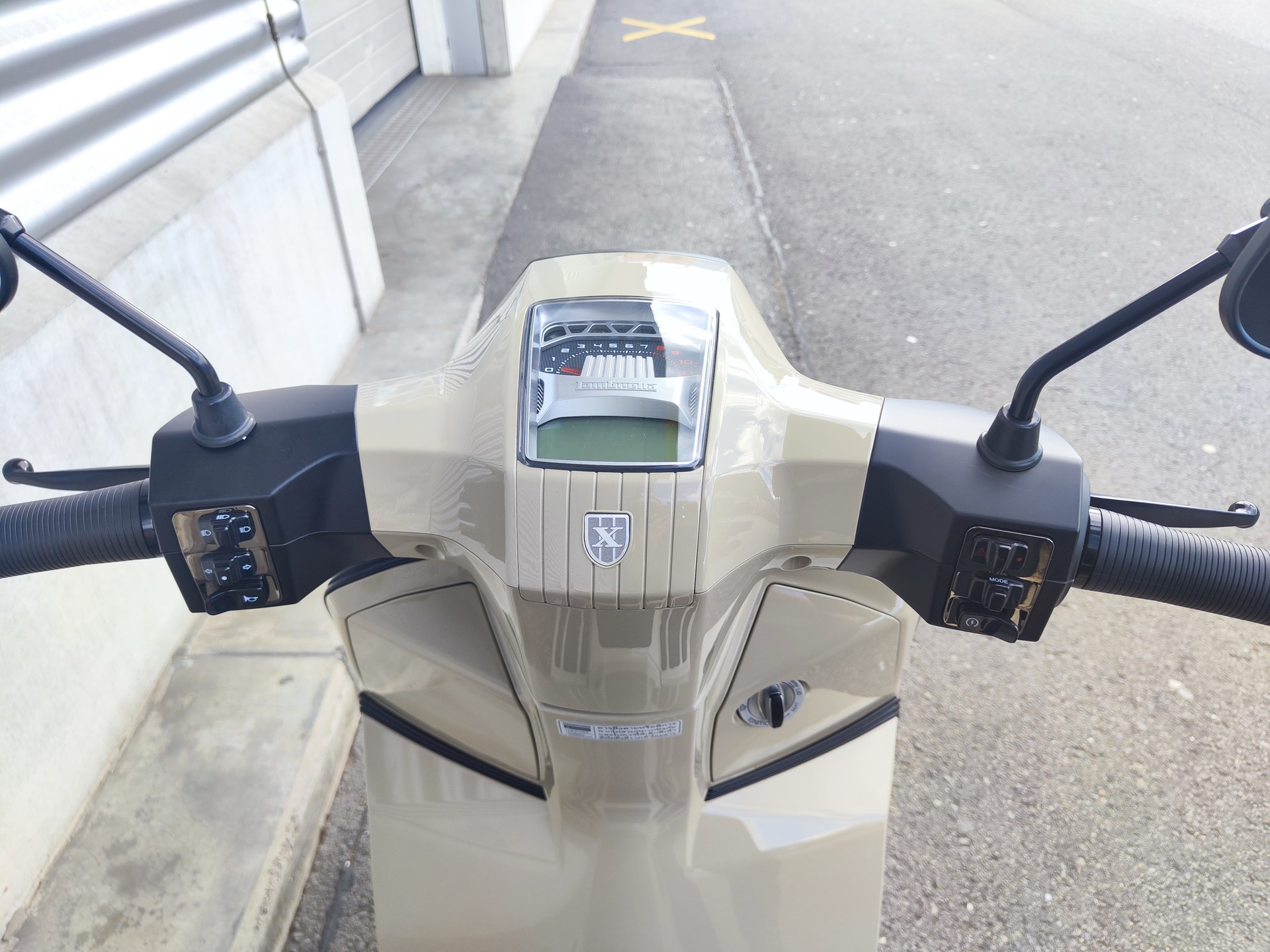 LAMBRETTA X 300-image-3