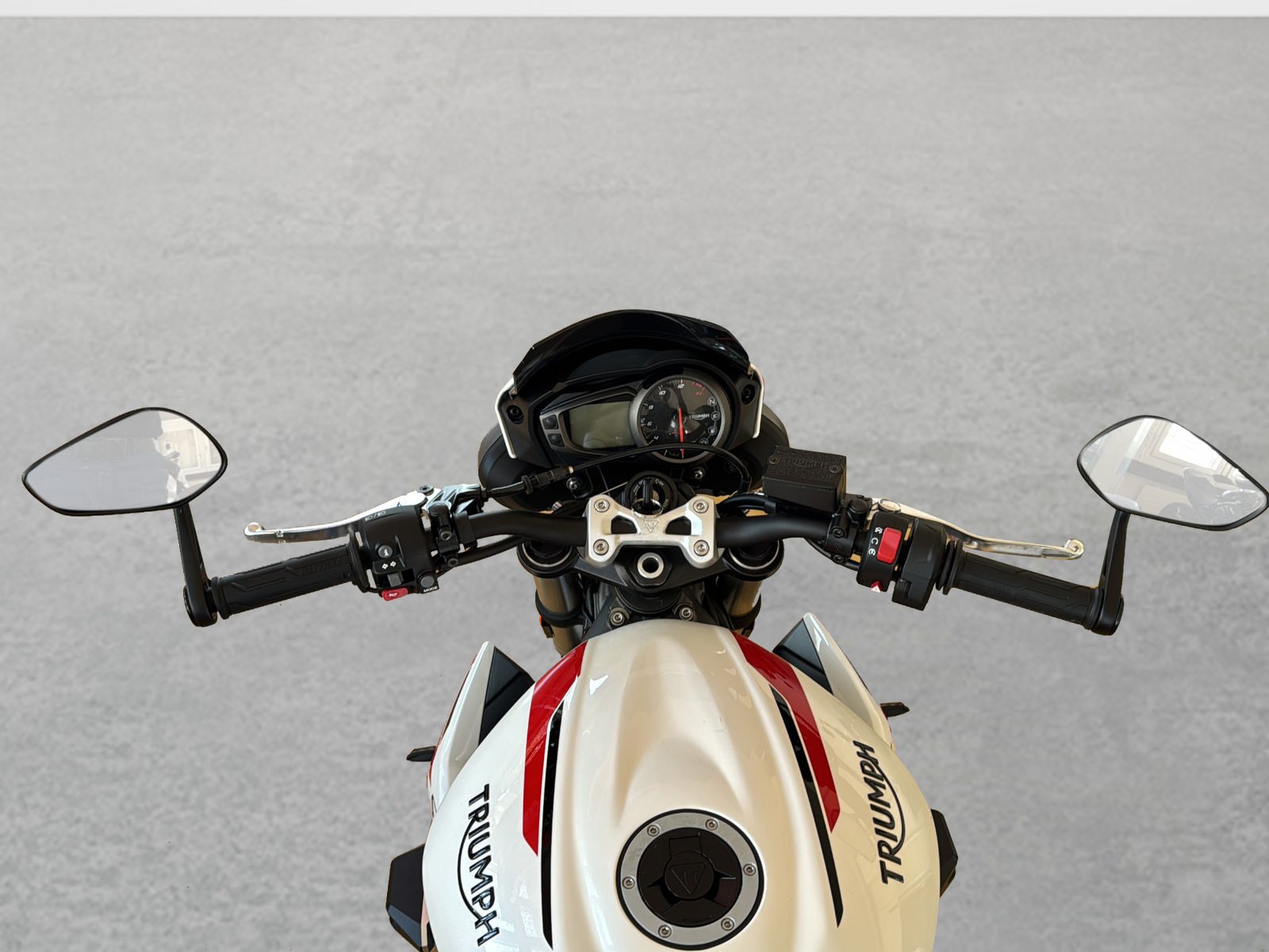 TRIUMPH Street Triple S 660-image-12
