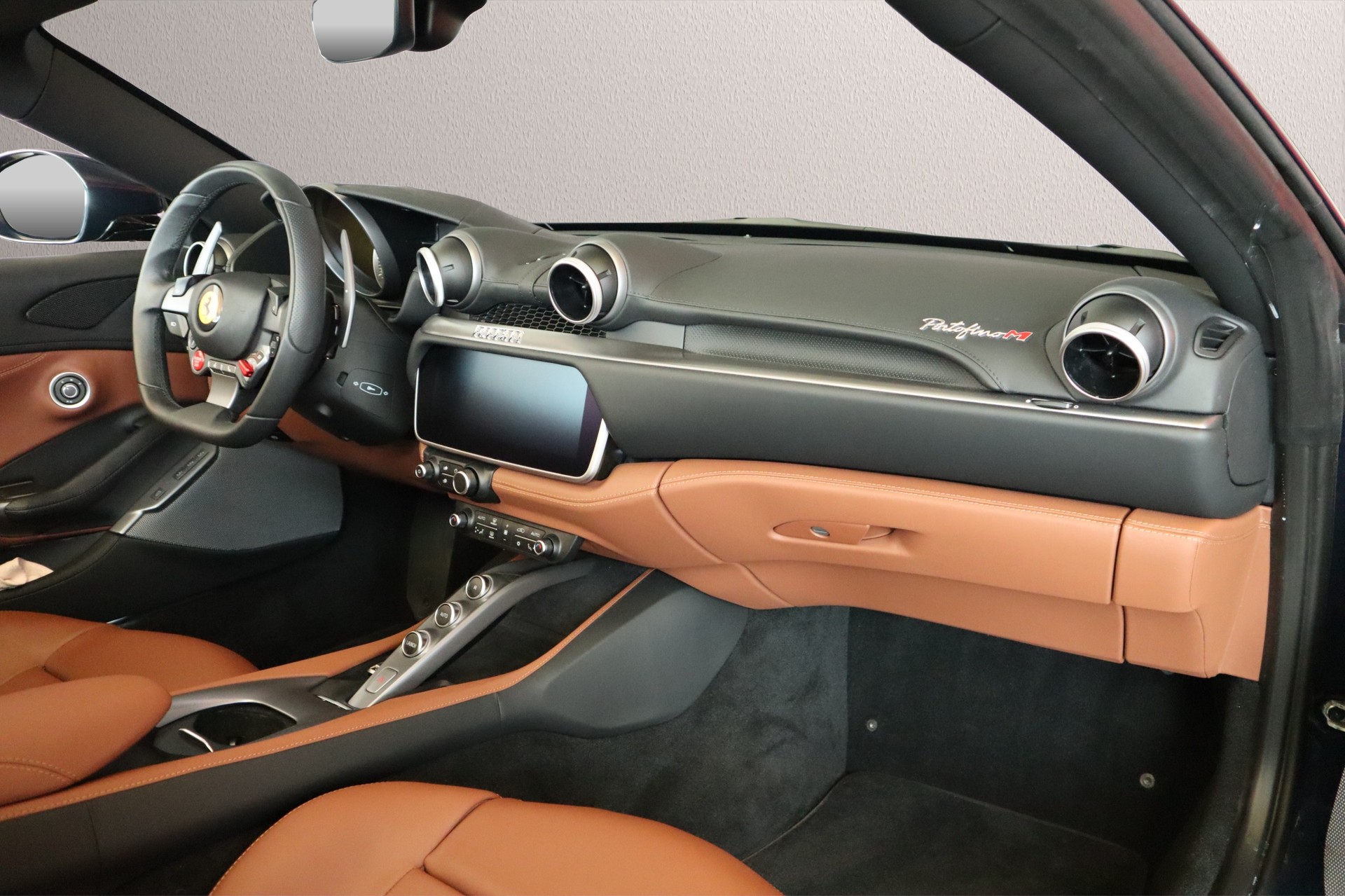 FERRARI Portofino M-image-18